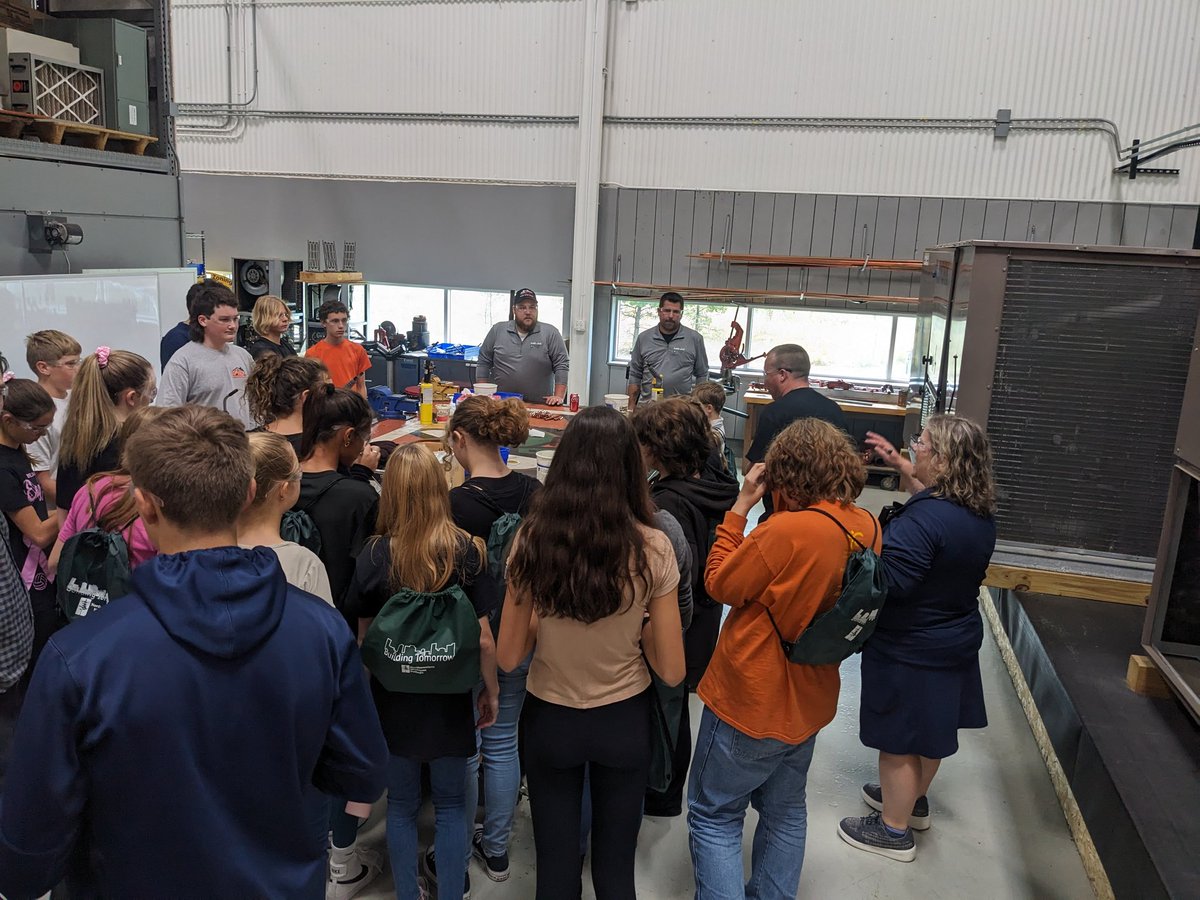 DreaWeiner's tweet image. @ShellyVM20 &amp;amp; I are helping to host Building Tomorrow. Trades are a viable option for our Ss. 

#mistem @nmc_tc