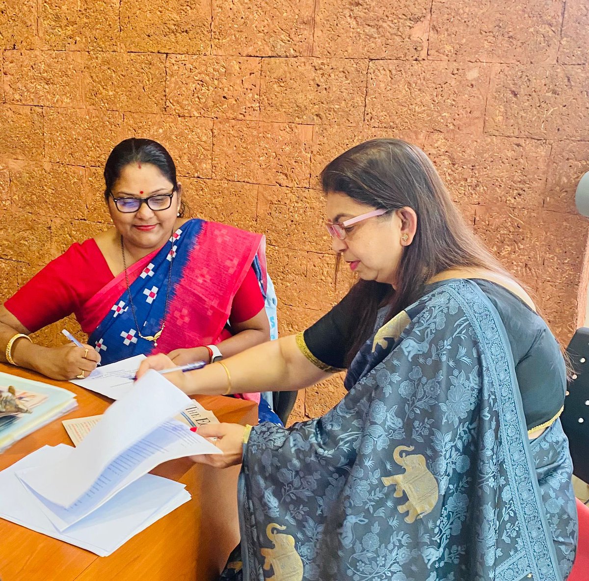 mes_arts's tweet photo. MES College signs MOU with GIM and GCCI Education Committee.  This MOU is signed specifically for complying with UN Sustainable Development Goals
Our college has been chosen from South Goa to become SDG compliant education institution #mou #gim #gcci https://t.co/MhzCJgBVg1