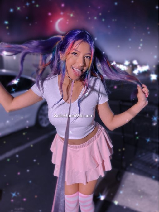 your favorite little &amp;amp; party princess   rt if you want to party 2gether https://t.co/5rYzsHvs8b