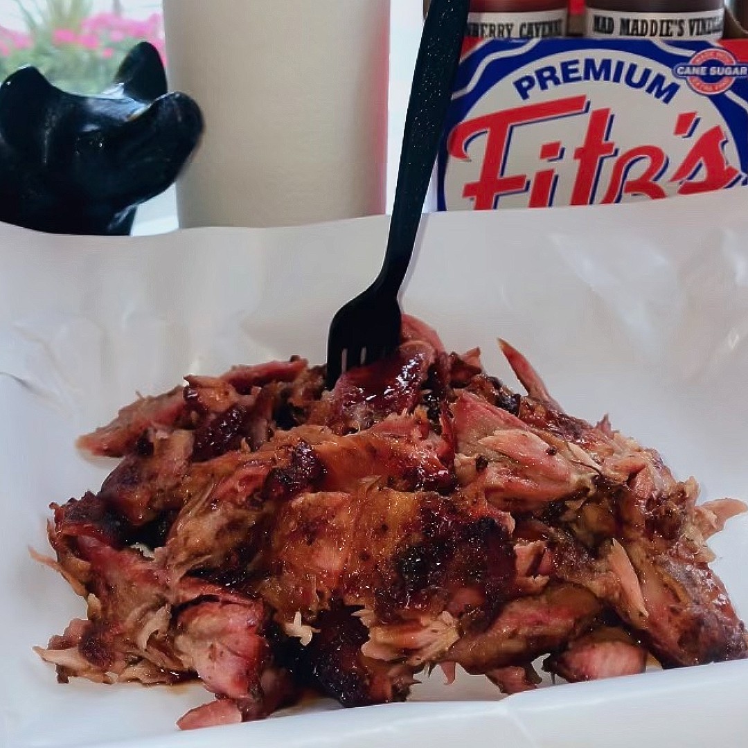 BogartsSTL1's tweet photo. 🚨 LTO! PULLED RIB GRAB 'n GO! 3

LIMITED QUANTITIES AVAILABLE. Stop in, grab a pound and enjoy it later at home. 🤤 $20.99/lb.

#lto #pulledrib #bogartssmokehouse #bbq #porkmafia #grabngo #eatlocal #stlouis #soulard #explorestlouis https://t.co/prQjaoYNyc
