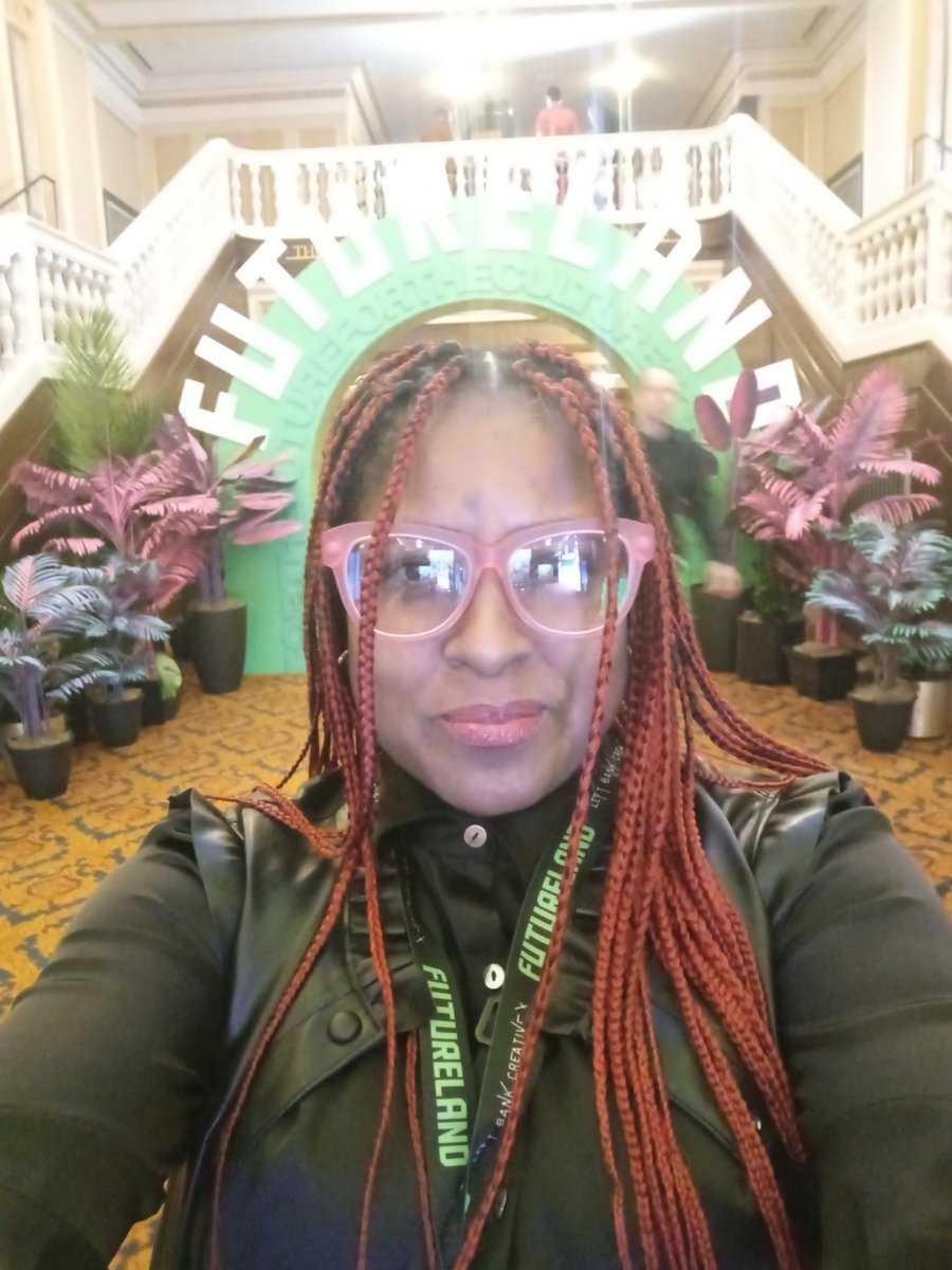 Kaiashivers's tweet photo. Talking about the digital and food sustainability in the @CityofCleveland for @futurelandcle --- I walked in and the deejay said "Welcome to the Land" while spinning a dope house mox of D'Angelo. Okay Cleveland, I am here for that Lakeside hospitality https://t.co/vXgu6B3MWE