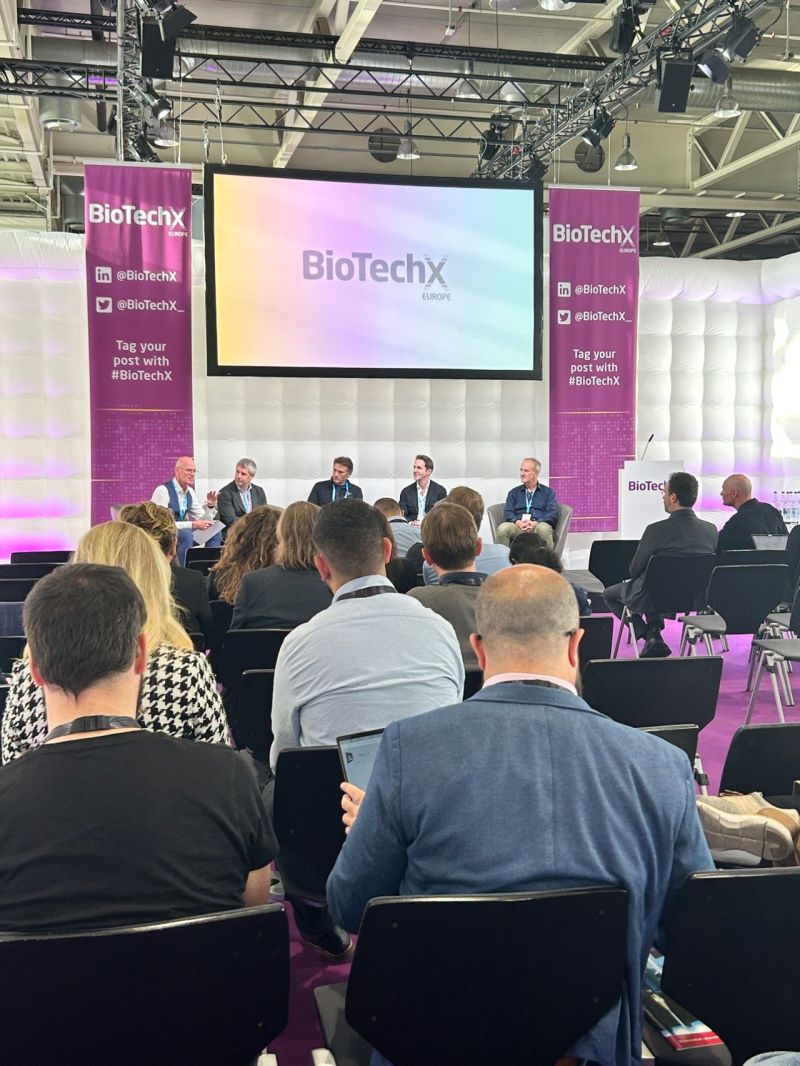 lajollalabs's tweet photo. ...amazing panel discussion with with our Oxford  colleagues:   "What are we doing with Genomics data, are they really  delivering to healthcare?"

#biotechx #biotecheu #biotechxeu #ljl #oxford #lajollalabs https://t.co/2m128ipwfS