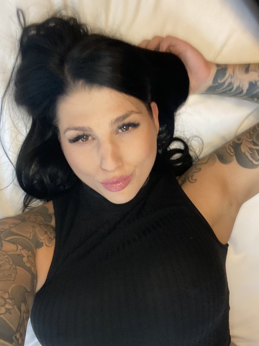 Hi 😉 https://t.co/9lt8EpqrBR<a href="/tag/retweeetplease"class="tags"><span>#retweeetplease</span></a>