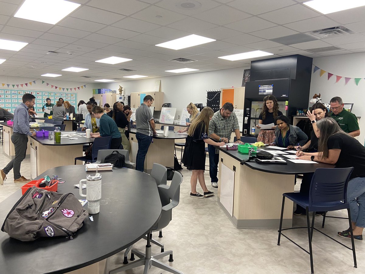 amylviars's tweet photo. Great day of learning for science!! Thank you C&amp;I for supporting and growing our craft! @ProsperISD @WalnutGroveHS #prosperscience https://t.co/gEqwJNsJb1