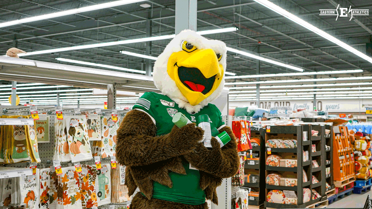 EMUAthletics's tweet photo. Paint It Green ➡️ Wear Green! 💚💚

#EMUEagles 🦅 https://t.co/4QFmouTqNP