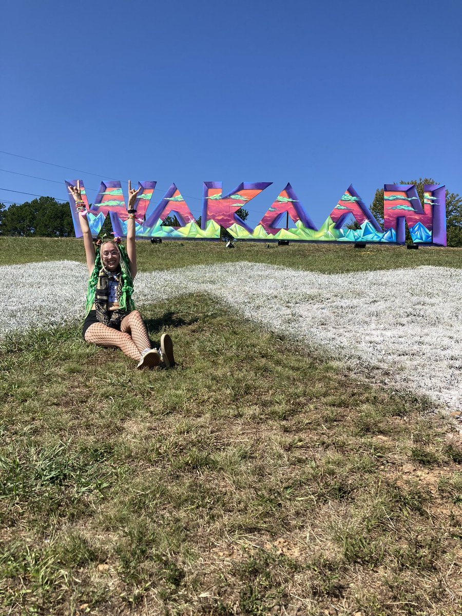CourtneeK's tweet photo. My first WAKAAN was absolutely INCREDIBLE.

I will never not go to Wakaan ❤️🦋🌱✨🌻🌸 https://t.co/HfPcDGFzhf