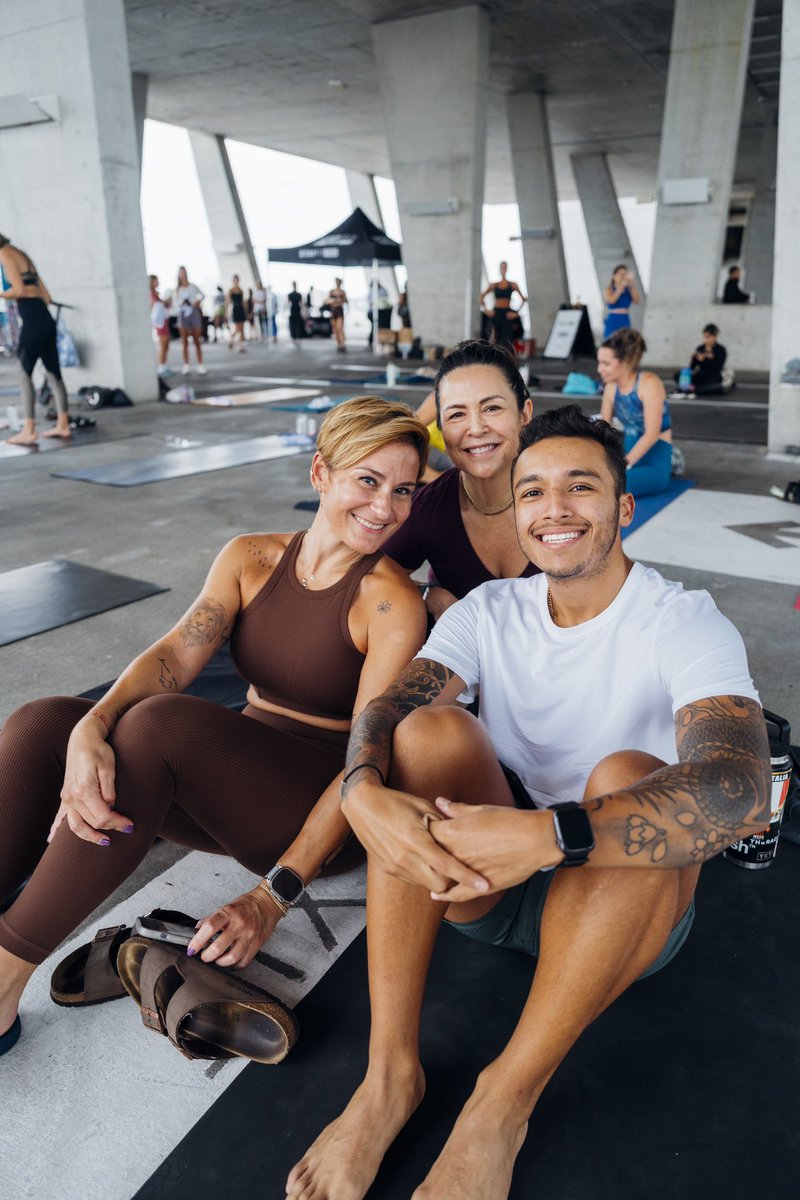 StayFit305's tweet photo. 🌇🙏 Sunset Yoga photos are here! Click the link in our bio to see shots from this magical night! https://t.co/Z21y8Qkq5X