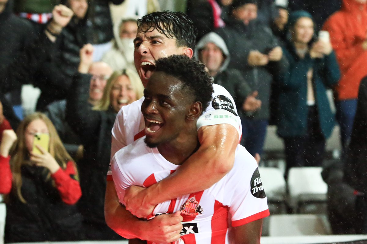 Enjoyable evening under the lights 🔴⚪️