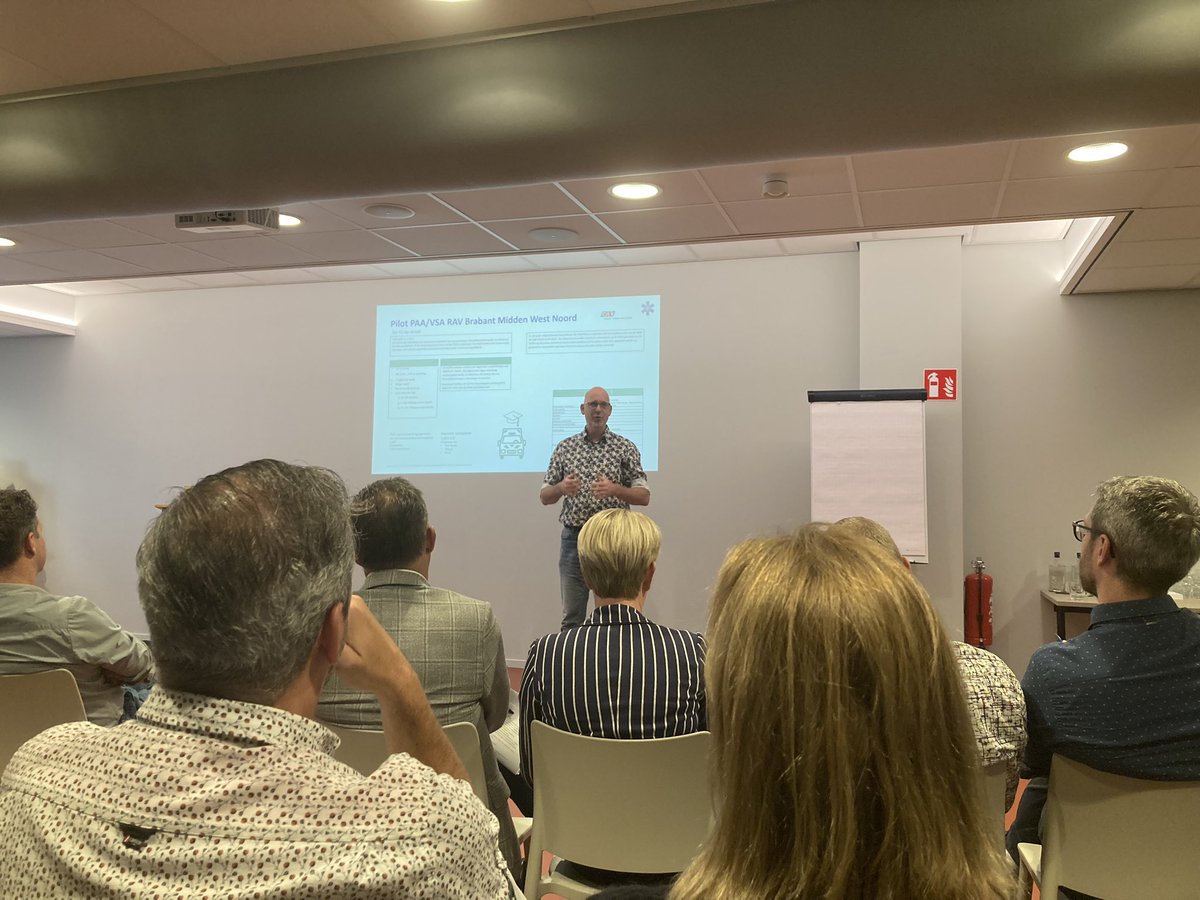 Bij bijeenkomst van AZN over evaluatie sectoraal kader PA en VS Ambulancezorg. Mooi om ervaringen te delen, ambities af te stemmen en van elkaar te leren. Risco vertelde het verhaal van <a href="/RAVBrabantMWN/">RAV Brabant MWN</a>, dank daarvoor!