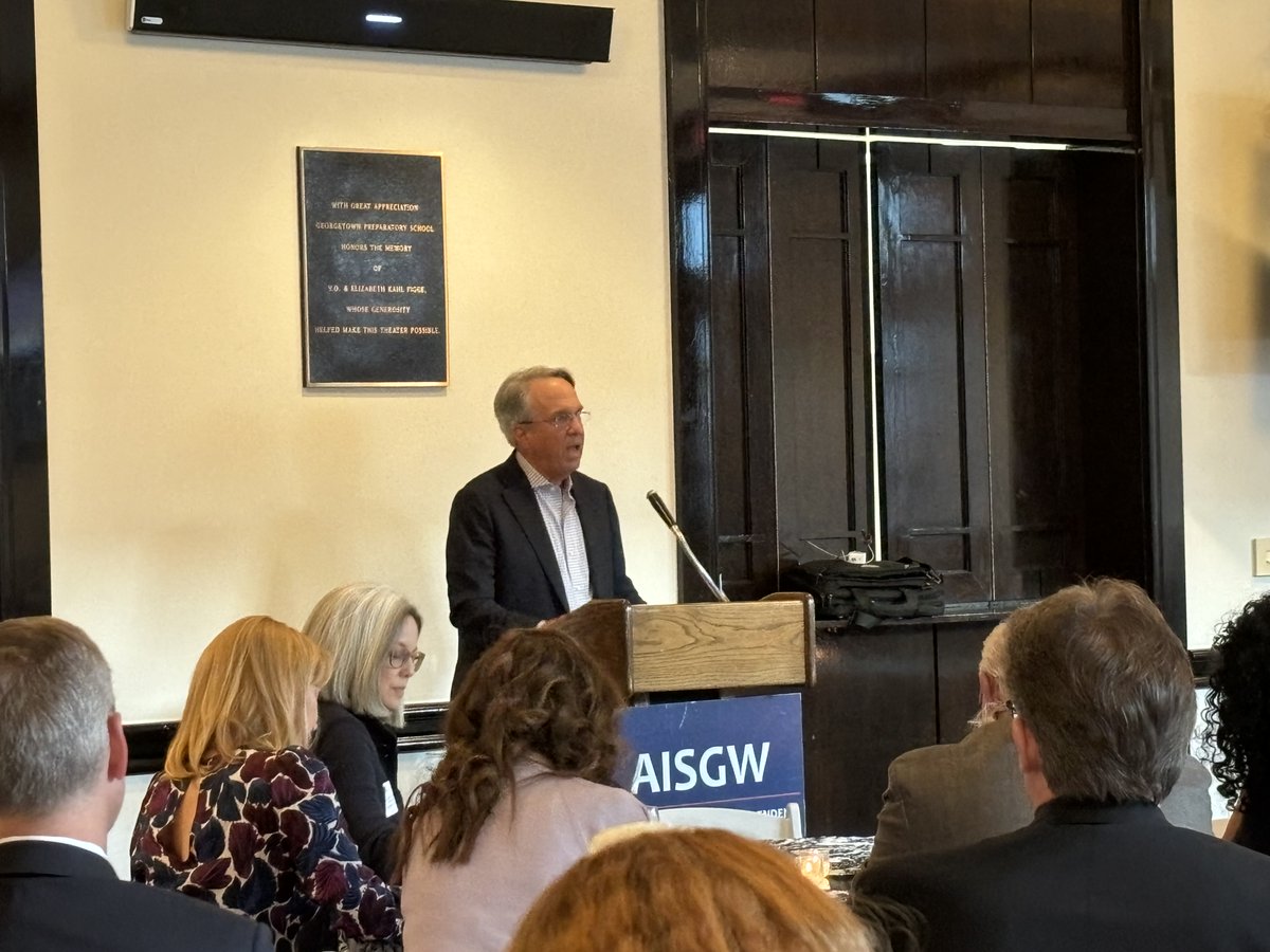 Such a delight to have Rob Evans join AISGW heads and trustees to discuss The Changing Context of School Leadership and Governance. Thank you to Georgetown Prep for hosting! <a href="/AISGWtweets/">AISGW</a> <a href="/georgetownprep/">Georgetown Prep</a>
