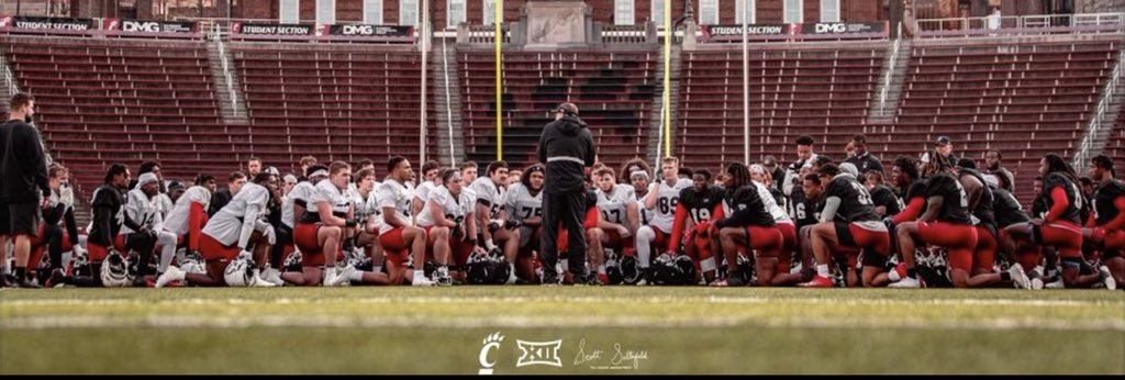 devon_smoot's tweet photo. After a great conversation with @CoachB_BROWN I am blessed to have received my first division 1 offer🔴⚪️⚫️
@GoBEARCATS  @GoBearcatsFB https://t.co/zia73k94eK
