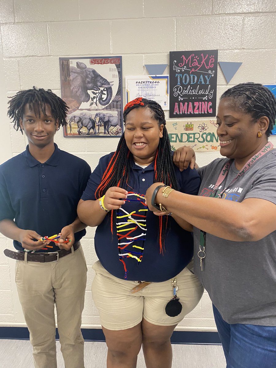 ccolemanleader1's tweet image. DNA Model construction happening now! 🧬 #biology @AZKStrong  @LisaPearceEdS