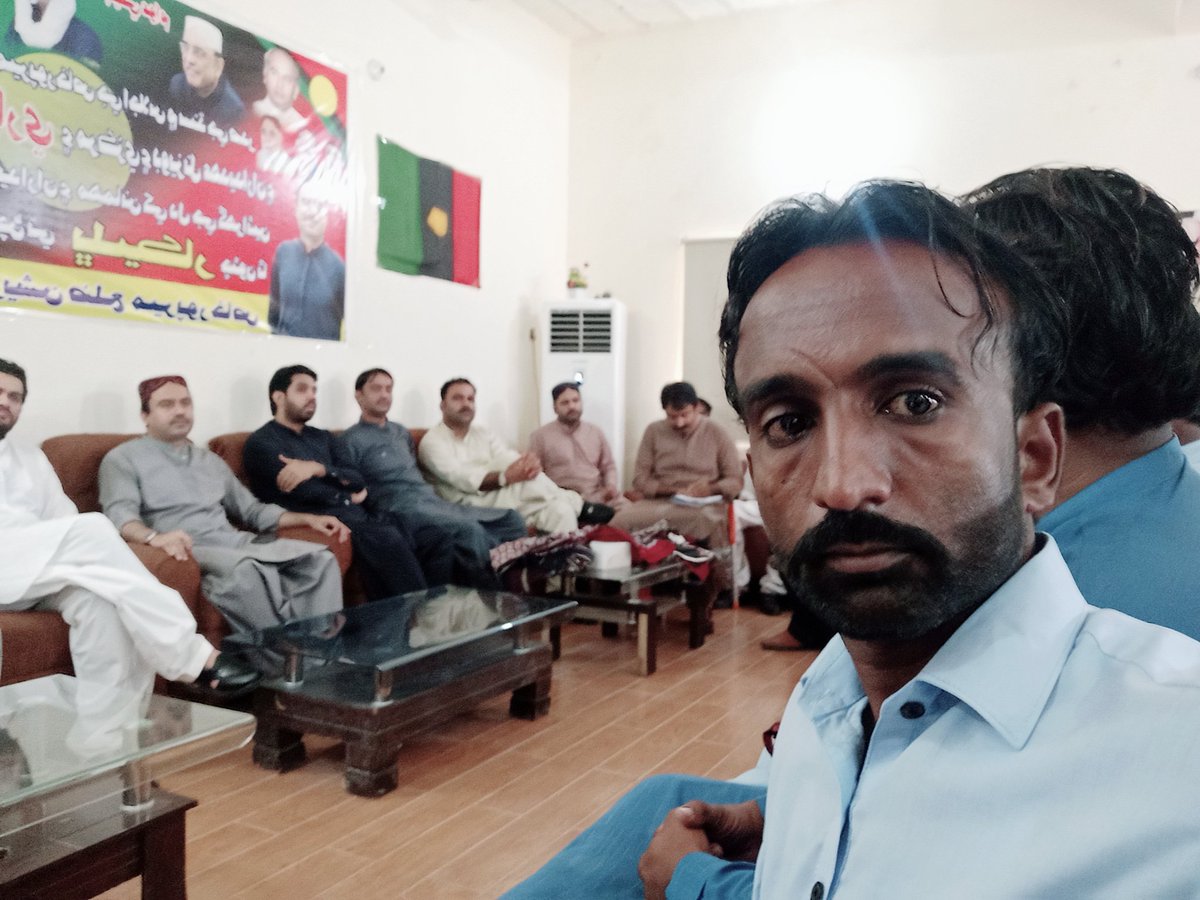 Majid_Bajeer786's tweet image. Chaired PYO Mirpurkhas div meeting regarding 18 oct Karsaz Martyars, Reorganisation of PYO &amp;amp; General elections preparations. PYO MPKS div is always active on every call of party &amp;amp; @BBhuttoZardari. PYO will be working in next general elections with best of abilities . #PYOSindh
