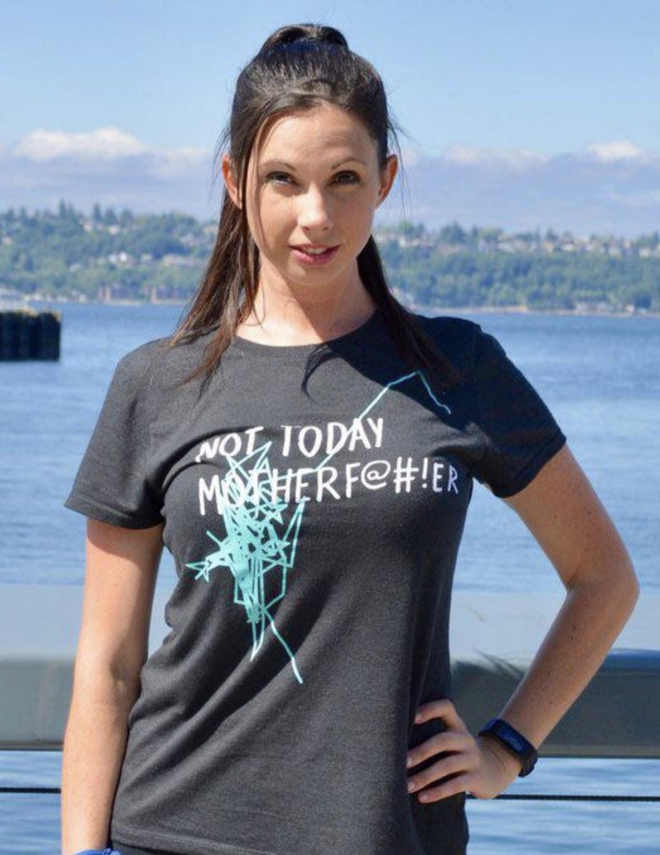 shirtsthtgohard's tweet photo. This is Kelly Herron. While she was out on a jog, a man attempted to attack her. The text on her T-shirt is what she shouted at the man who was chasing her down to assault her, and the squiggly lines represent the GPS route that tracked her escape. https://t.co/4yZlhHqyA1