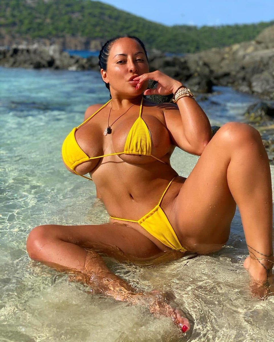 Real Kiara Mia tweet media