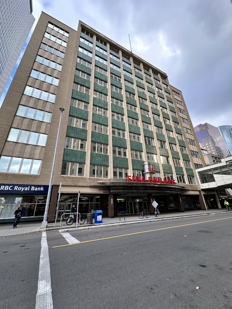 cityofcalgary's tweet image. As we start October, we wanted to come #ExploreDowntownYYC with our #TBT.

We’re heading to the Petro-Fina Building which has been here since 1960 &amp;amp; will continue to stand for years to come thanks to our downtown office to residential and Heritage Conservation Grant programs.