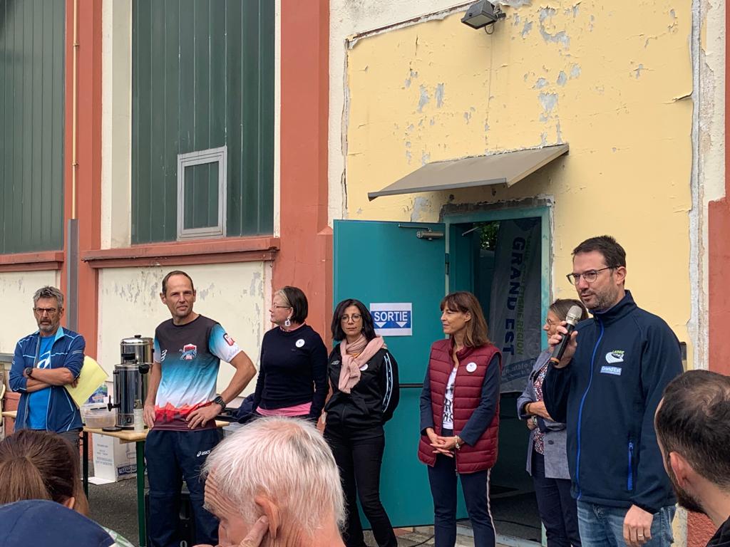 carolinekastPE's tweet photo. 👍1er #stadeverslemploi aujourd'hui à #altkirch @poleemploi_GE
110 chercheurs d'emploi et
12 entreprises présents pour casser les codes et recruter autrement.
Dès la fin de journée :
2 embauches directes, des dizaines d'immersions et de 2è entretien et 💯 de satisfaits https://t.co/ZrAtj8M48s