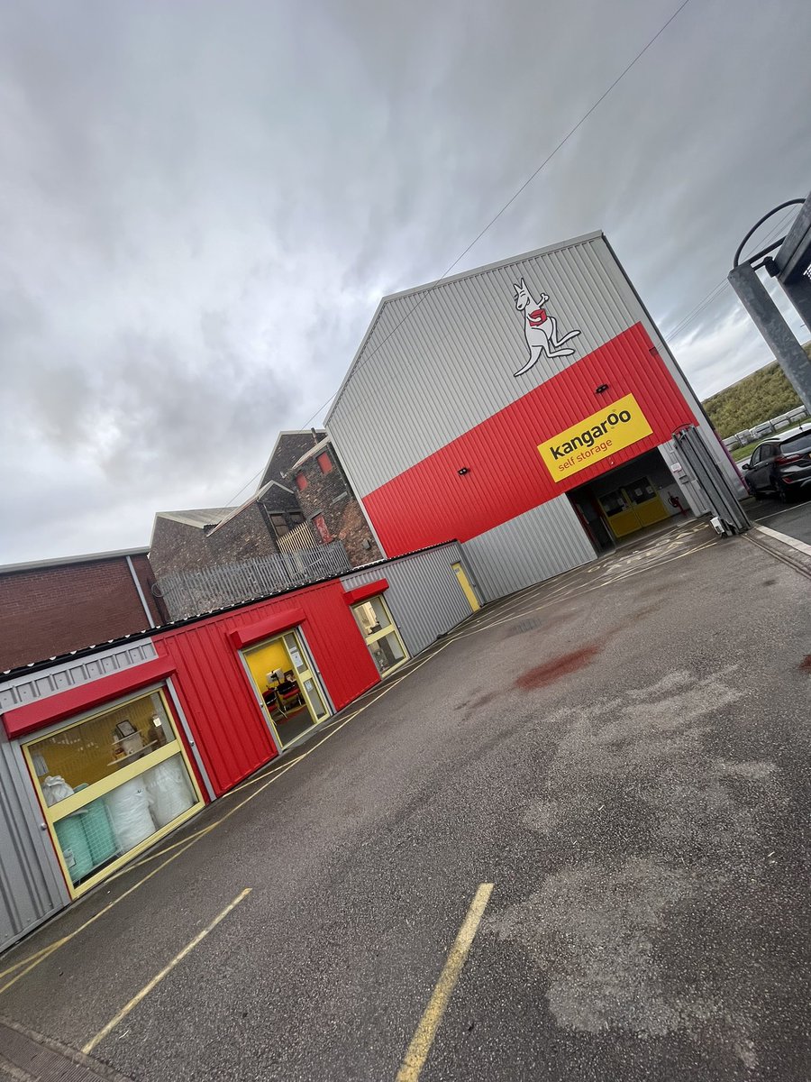 Kangaroo Self Storage Widnes tweet media