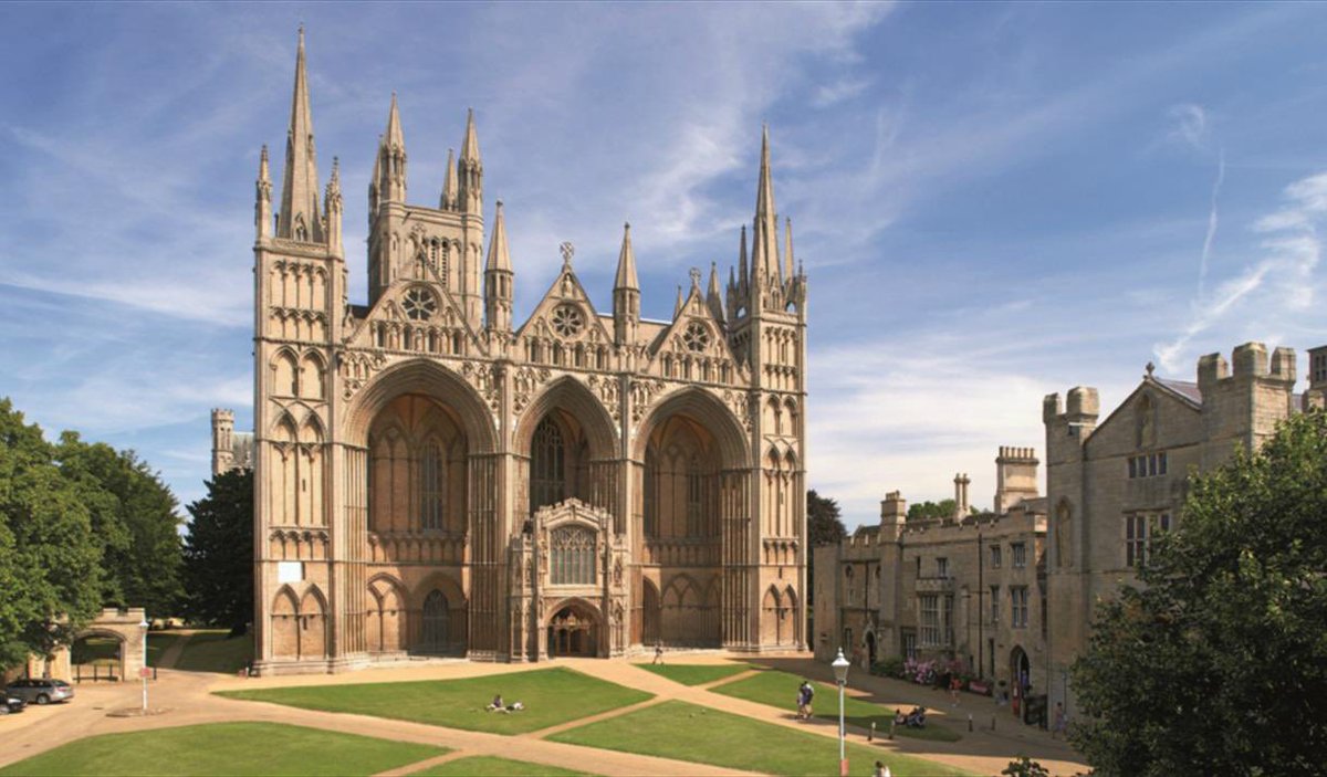 PrimaryAlbert's tweet photo. An absolute privilege for me today to be able to drive the @hayfield_cross spiritual ambassadors and the worship team from @SchoolCranford to the @Peterborodio service at @pborocathedral.  Great to bump into the legendary @MCurrell42 and the oracle that is @RichMeekings 🙌 https://t.co/zuoKjf25hL