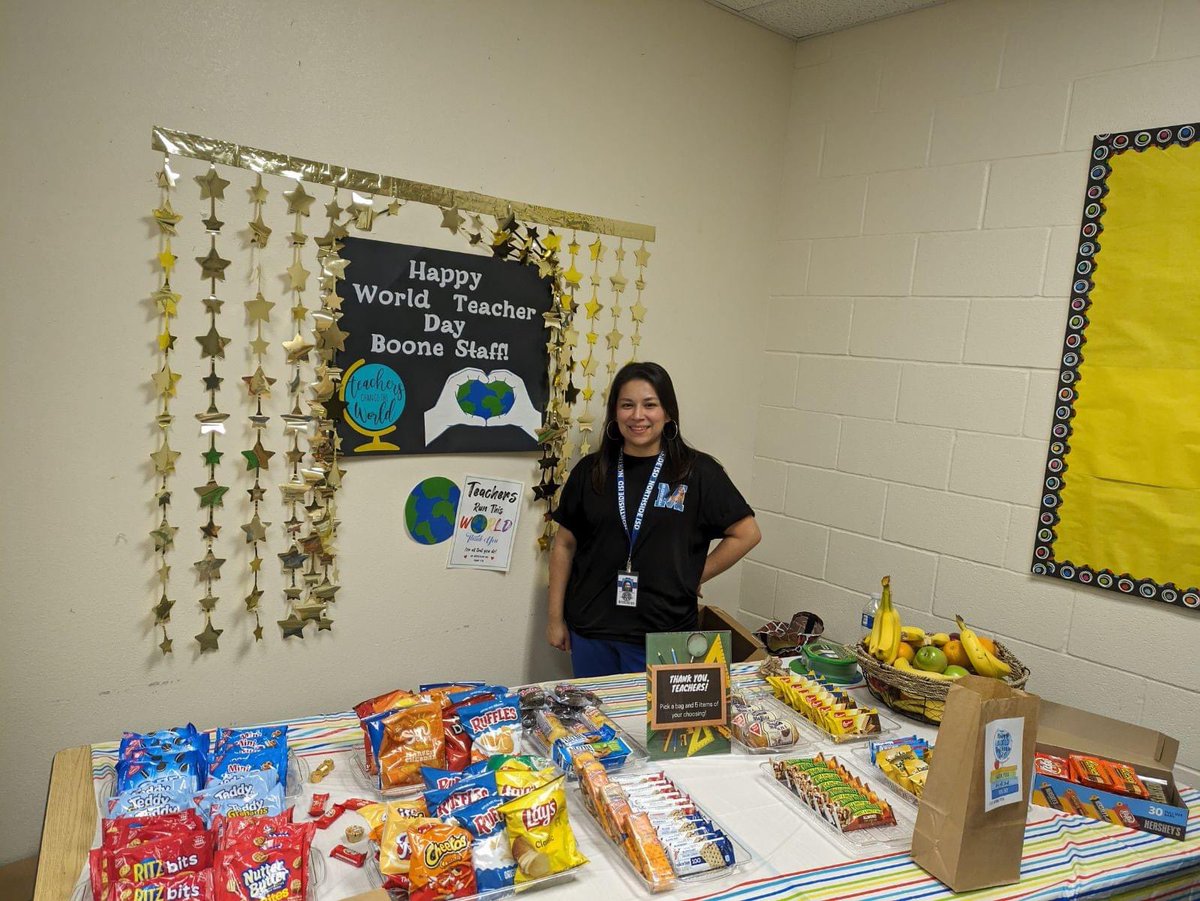NISDBoonePTA's tweet photo. Happy #WorldTeacherDay to #BooneES! The Boone PTA provided snacks to celebrate! We’re grateful for our amazing teachers and staff!
#PTAProud #BackTheFuture @NISDBOONE @nisdpta @NISD https://t.co/O3hol0C1vK