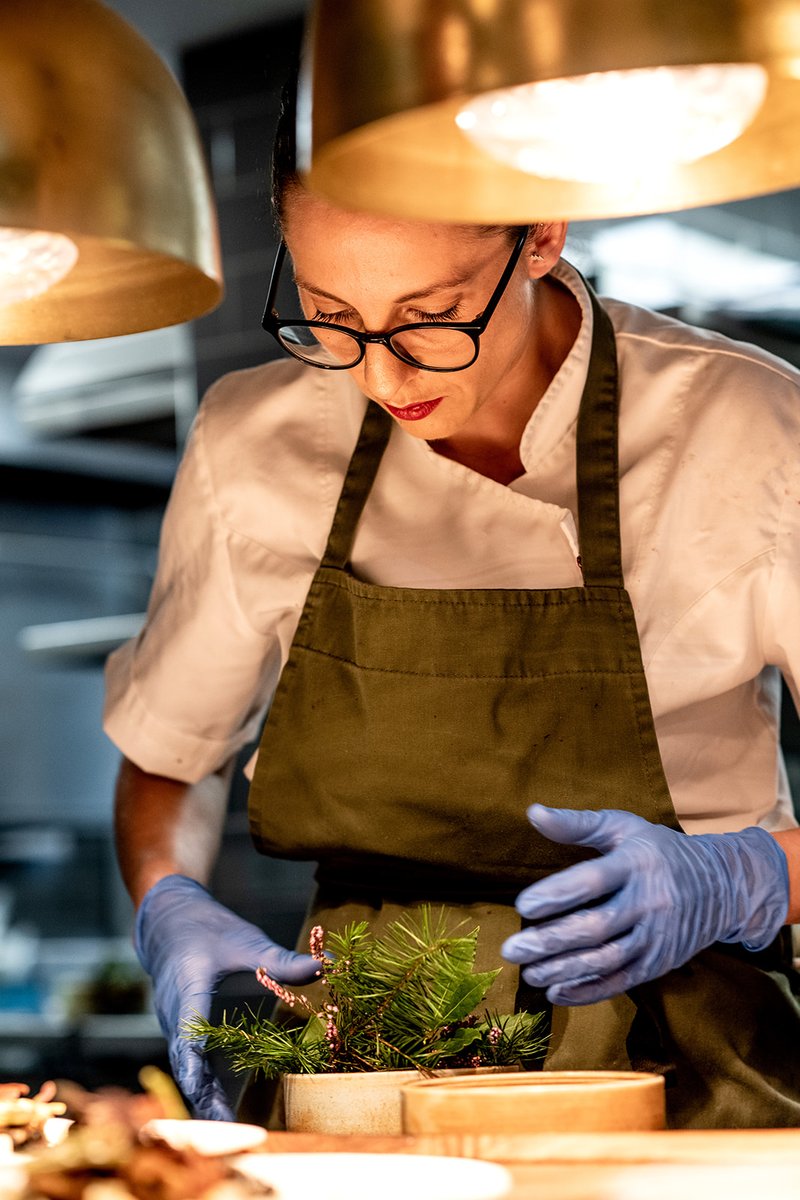 We love working with the very best produce available on our doorstep and further afield 💚 In the kitchen, our talented chefs create delicious dishes for our five and eight-course tasting menus, showcasing the freshest and finest ingredients 🍽️

#seasonalfood #locallysourced