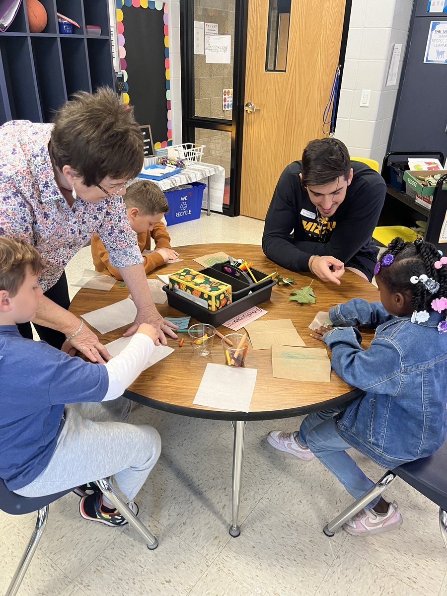 Anna Huntsman tweet media