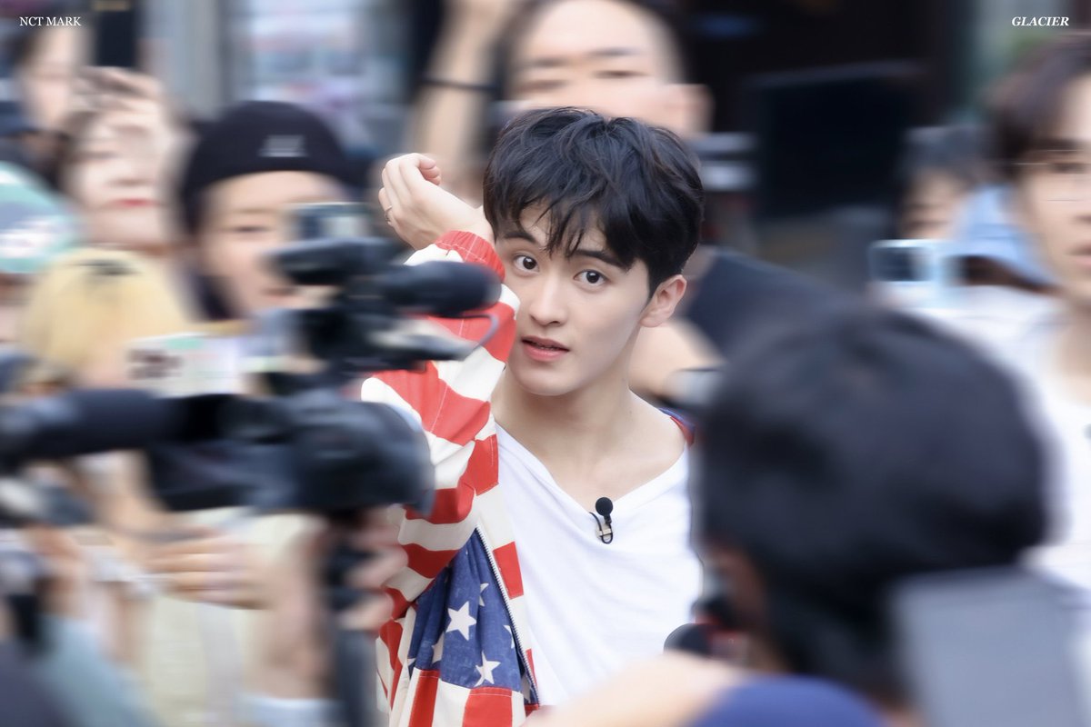 "In a room full of people my eyes will always look for you”

#MARKLEE