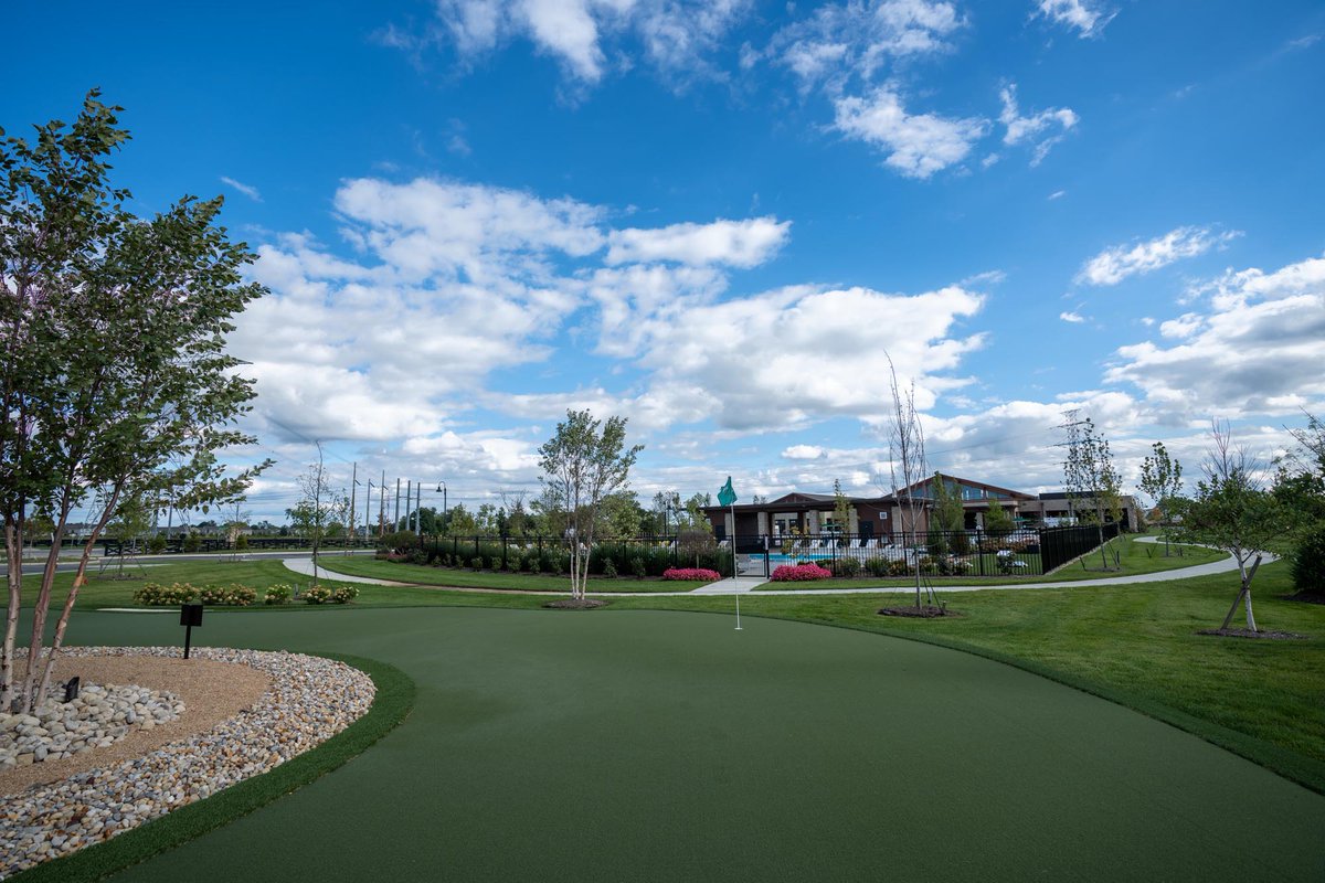BIAparade's tweet photo. The leaves are about to fall and you don't want to rake? How about resort-style, amenity-laden living in Powell? The Liberty Grand Community by @LiveSREGroup has options for everyone. Check it out in person Thursday-Sunday (12-6) or online anytime at https://t.co/DMuz3exYkR https://t.co/nKRT5Aq3MF
