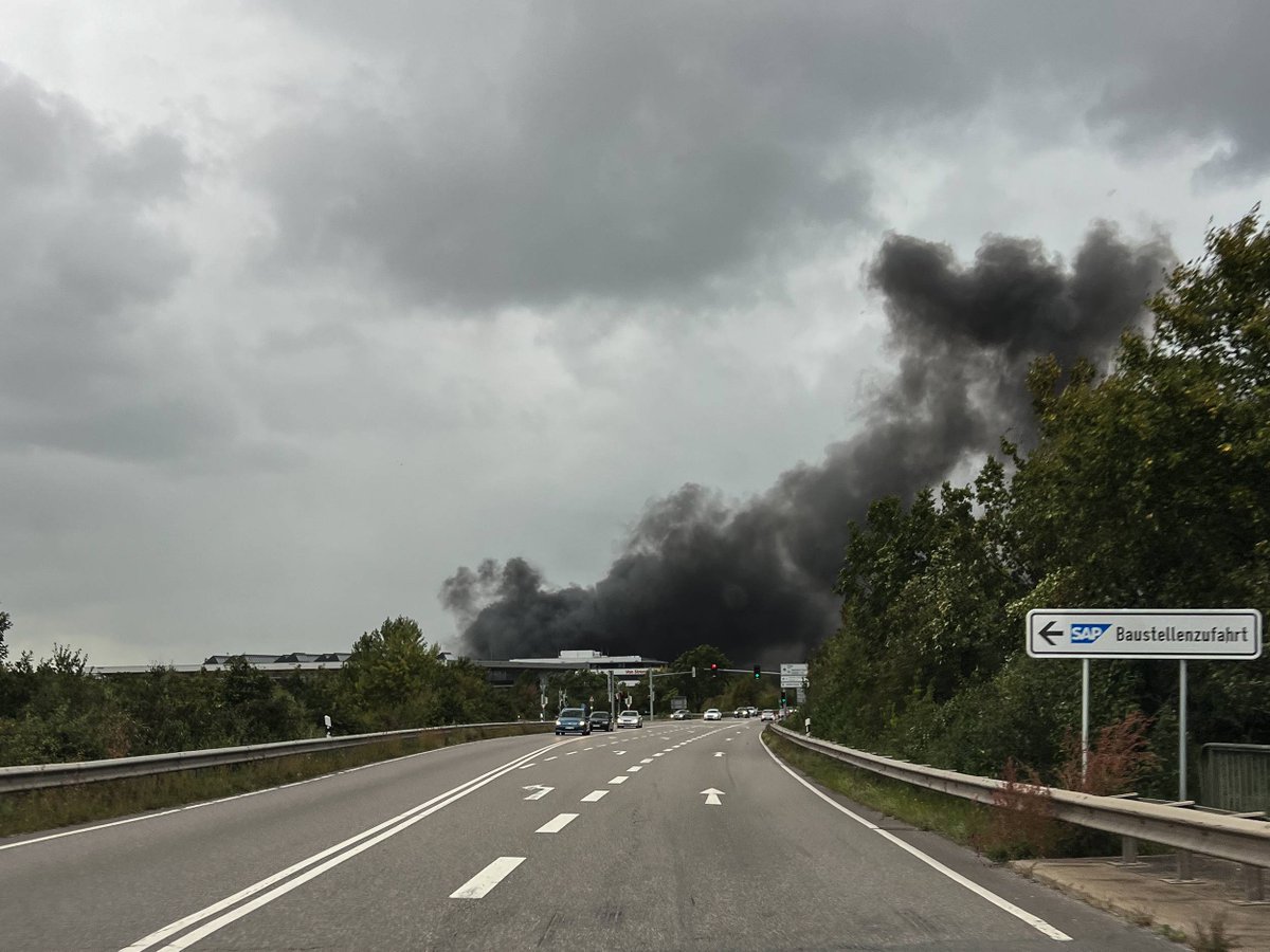 Einsatz: Unser Einsatzbericht zum Industrie-/ Lagerhallenbrand vom 03.10.2023 ist online auf unserer Homepage - feuerwehr-walldorf.de/einsatzbericht…

#Einsatz #Feuerwehr #Walldorf #FreiwilligeFeuerwehr #firefighter #firefighterlife #blaulicht #Feuer #Brand #Ehrenamt 

Bilder: Carina Kircher