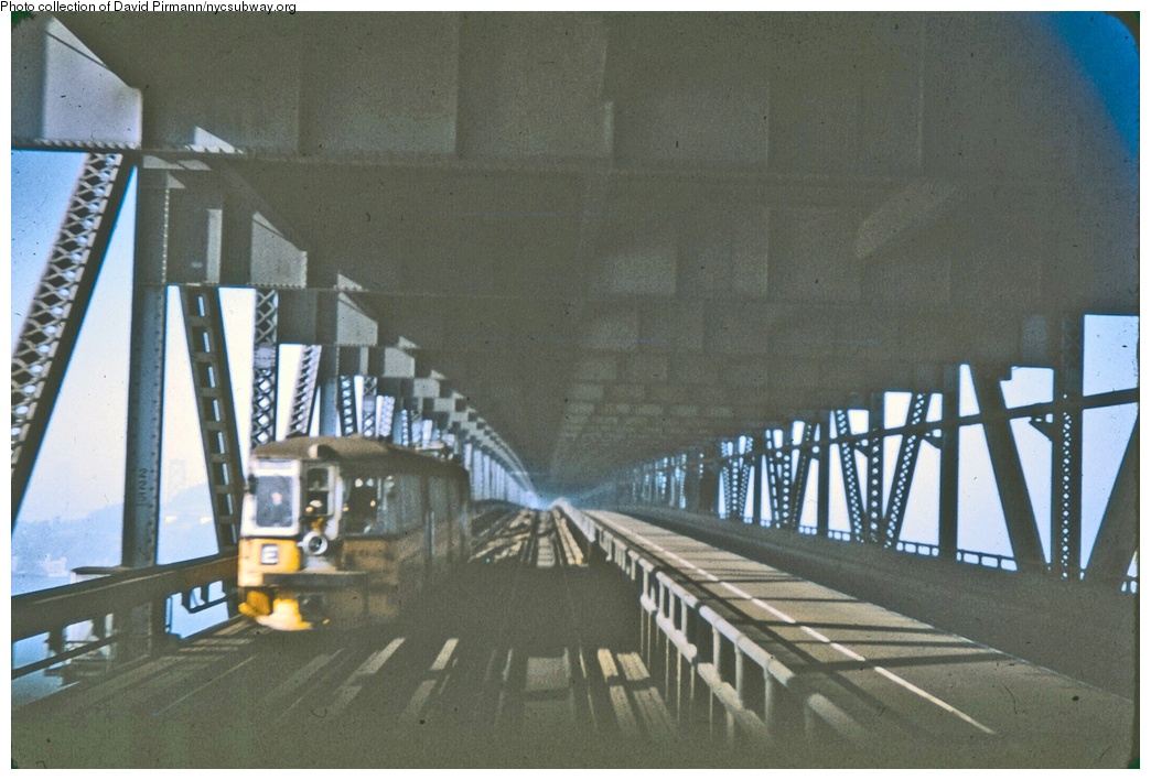 BayAreaClipper's tweet image. 🌉 The #BayBridge configuration we know today, five westbound lanes on the upper deck and five eastbound lanes on the lower, was implemented 60 years ago this week. 

The switch happened after the Key System (pic!) was dismantled. 🚋 #TBT #TransitHistory

📷 : @nycsubway.org