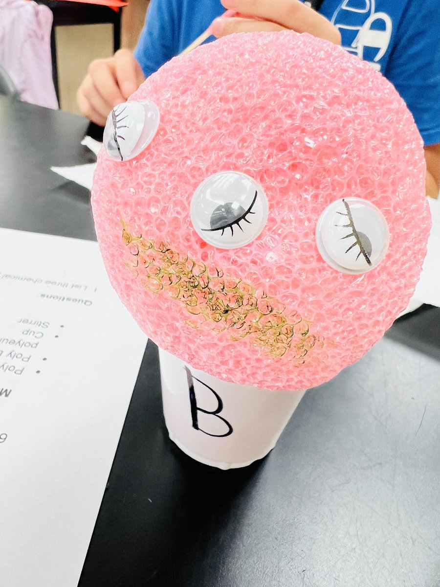 lilog1's tweet photo. 6th grade science reviewing physical and chemical changes by making foam gnomes. 
#GrowingGreatness
#TogetherWeThrive
#comalisd
@standeford_aryn 
@DrChapmanCISD 
@coachbroscience https://t.co/aOAxan2Wij