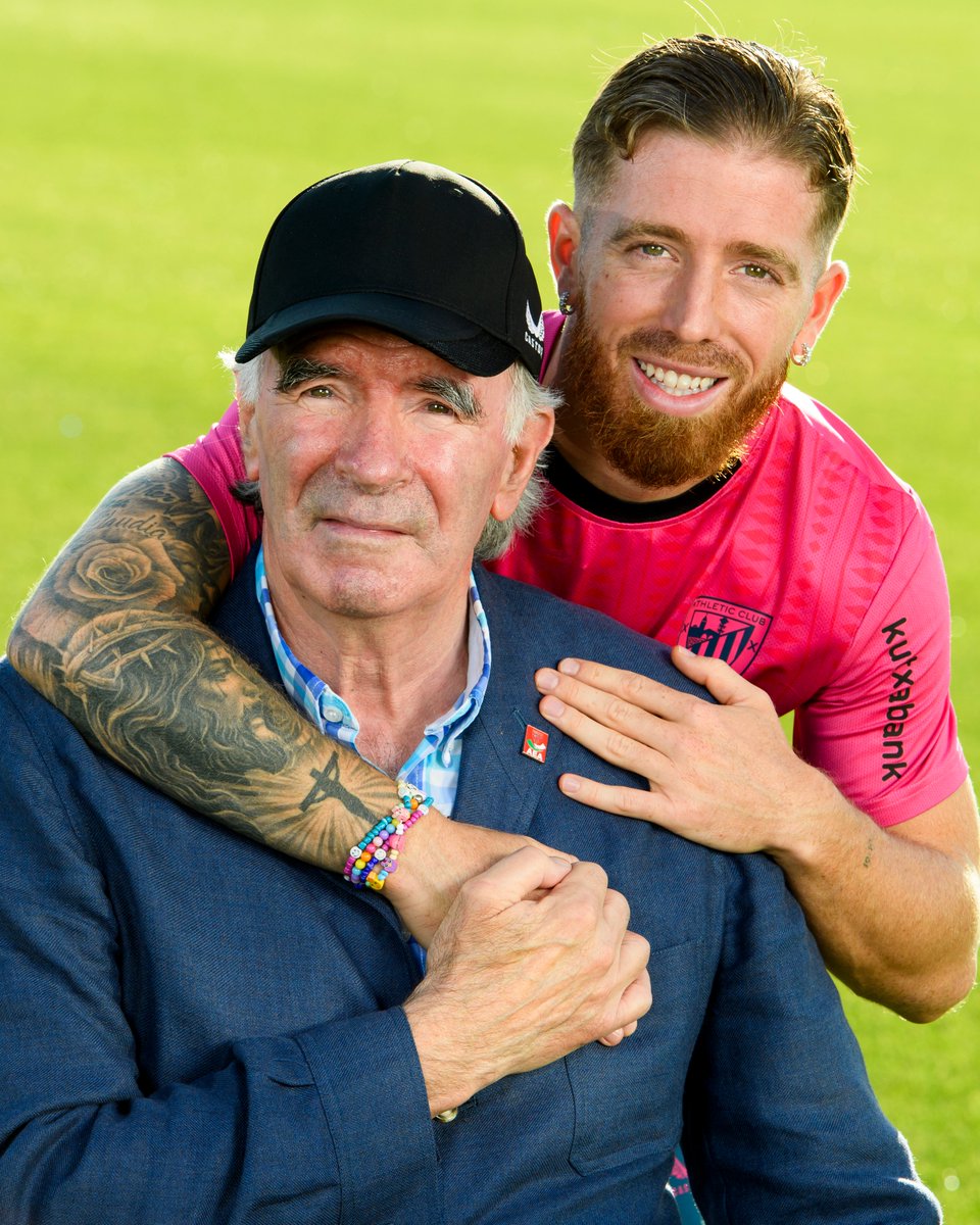 📸 Iribar & Muniain: A picture worth a thousand matches. Iker returns to San Mames on Friday night as Athletic's second highest appearance maker ever after overtaking Txetxu Rojo and now only the legendary goalkeeper remains in front of him. #AthleticAlmería #AthleticClub 🦁