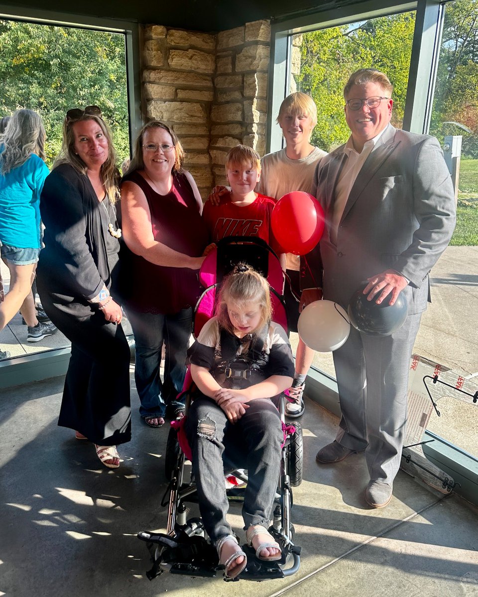 VarietyIowa's tweet photo. Six-year-old Miranda received a new specialized stroller thanks to memorial donations in honor of Soozie McBroom! This new stroller will provide Miranda &amp; her family with a secure, comfortable option so she can safely participate in the community with her peers and siblings. ❤️ https://t.co/fFPCCttZVl