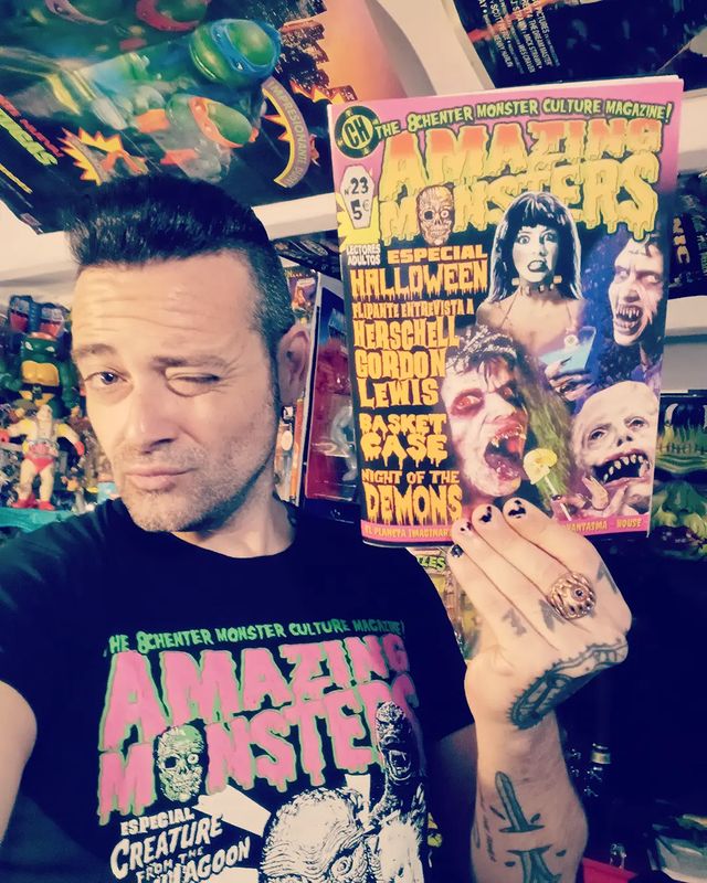 DANIEL ROTTENBRAIN (@danirottenbrain) on Twitter photo YA TENGO EN MIS MANOS EL NUEVO amazingmonstersfanzine ! ESTARÁ A LA VENTA ESTE FIN DE SEMANA EN EL <a href="/sitgesfestival/">Sitges Film Festival</a> YA TENGO EN MIS MANOS EL NUEVO amazingmonstersfanzine ! ESTARÁ A LA VENTA ESTE FIN DE SEMANA EN EL <a href="/sitgesfestival/">Sitges Film Festival</a>