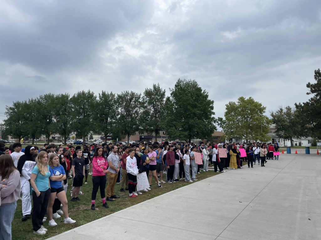Clippers for a Cure raising awareness for breast cancer! Wonderful work Clippers! 🎀🎀🎀🎀🎀🎀🎀🎀🎀🎀🎀🎀🎀 <a href="/gecdsbpro/">GECDSB PR</a>
