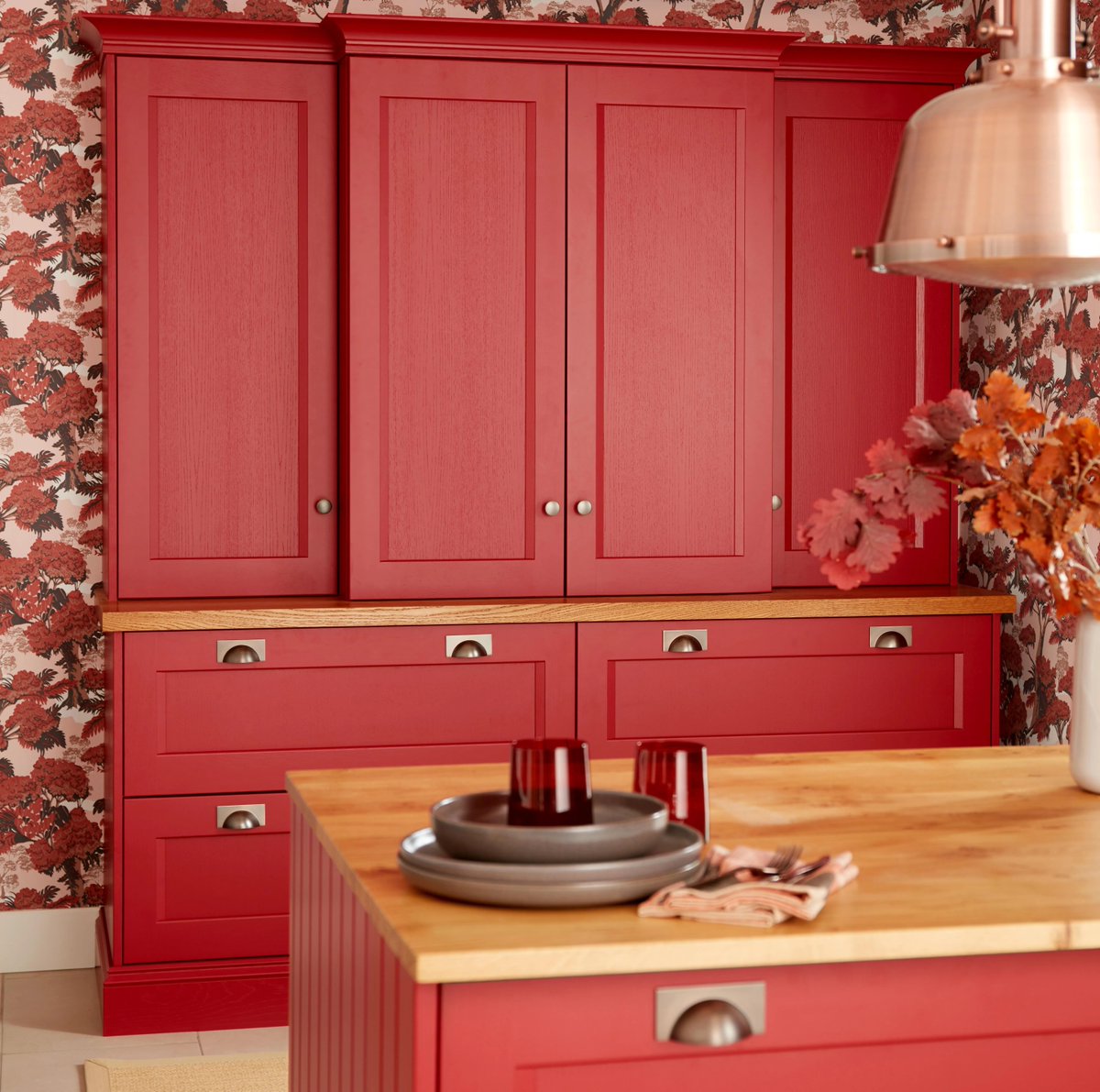 LtdEarth's tweet photo. Wow wow wow!

Here, we showcase a fresher, sharper take on the traditional shaker form. The Kew shaker style is an elegantly designed kitchen which has a modern twist on the traditional shaker. This kitchen is shown in English Red and certainly is unmissable! https://t.co/WSjSfZh2Io