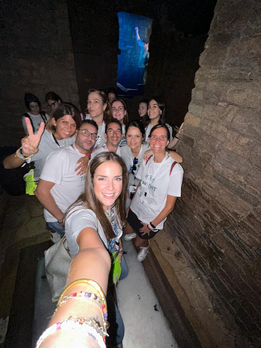 TFtalentfactory's tweet photo. Brutal #PortAventuraWorldTalent con @Portaventura_ES @vueling @frigo_helados @Campofrio_es @Desigual_ES @ISDIN y más de 1000 jóvenes creando, disfrutando y trasformando el mundo en un lugar + Sostenible Gracias #gravitywave https://t.co/Oun5kqym6K