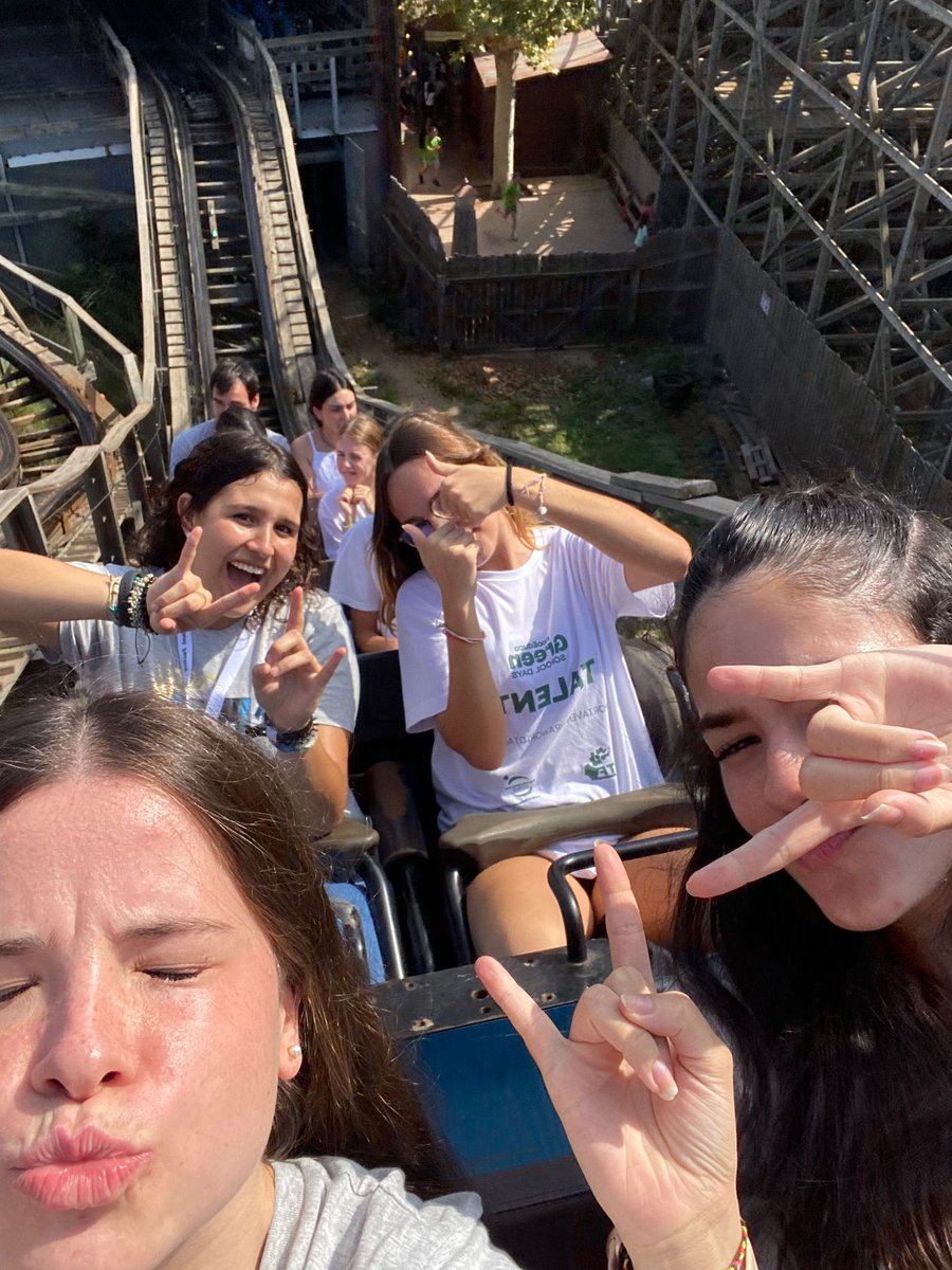 TFtalentfactory's tweet photo. Brutal #PortAventuraWorldTalent con @Portaventura_ES @vueling @frigo_helados @Campofrio_es @Desigual_ES @ISDIN y más de 1000 jóvenes creando, disfrutando y trasformando el mundo en un lugar + Sostenible Gracias #gravitywave https://t.co/Oun5kqym6K