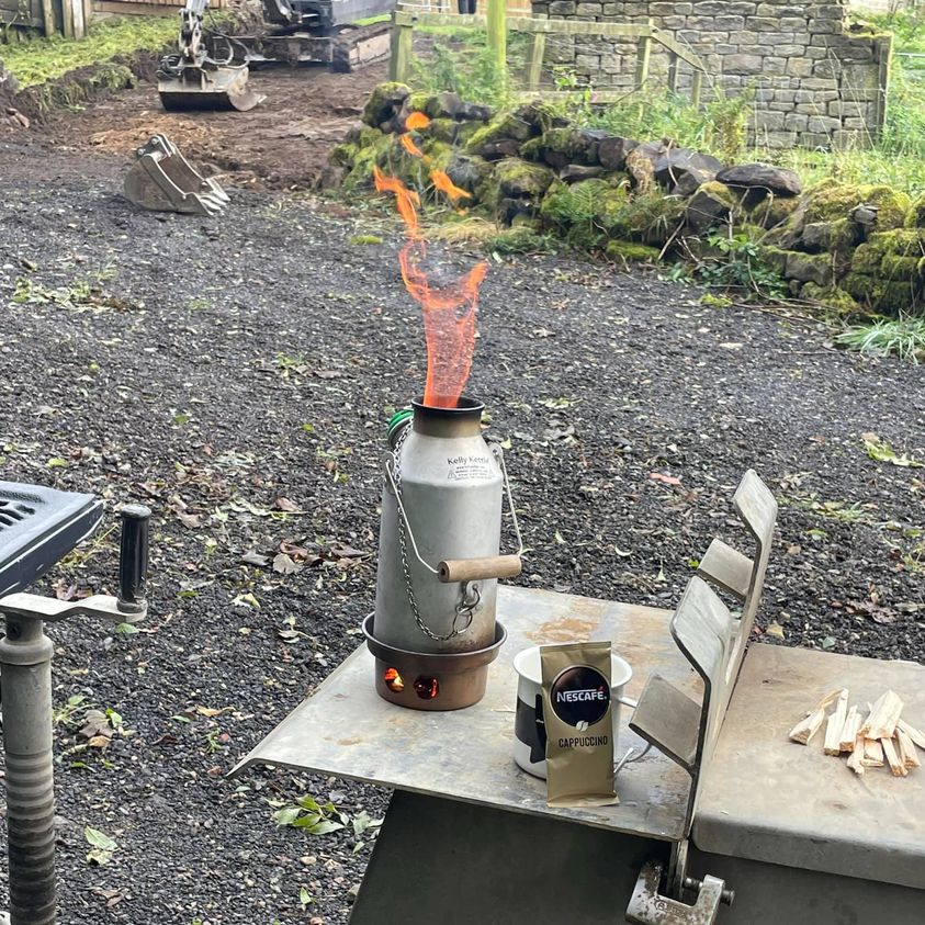 KellyKettle's tweet photo. "Making a brew at work"☕️
Just add sticks!  
Thanks John Colman👍
Where Do You Use Your 'Trekker' #kellykettle?
Come visit us on:
🇪🇺🇬🇧 https://t.co/P5teptCTUP
🇺🇸 https://t.co/9UmXQaIskC
🇨🇦 https://t.co/SySYKhN2Jm
#camping #outdoors #offgrid #survive #nature #inthewoods #scouts https://t.co/a919Q2xamK