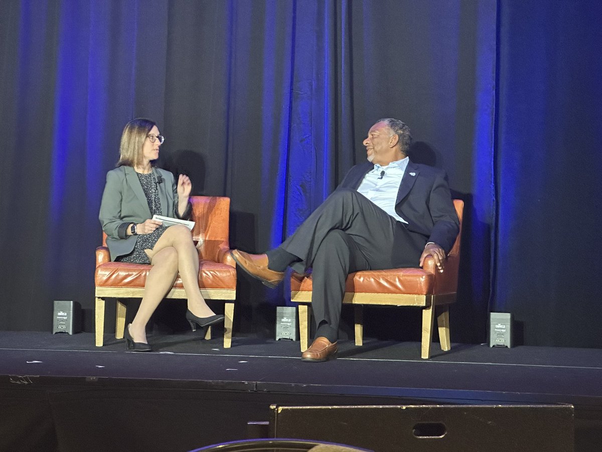 jlfraker's tweet image. .@cpepres sharing the importance of higher education working with K12 to create seamless transitions to increase edu attainment &amp;amp; eco opp for all students. @CPENews #kyhigheredmatters #LaunchPathways