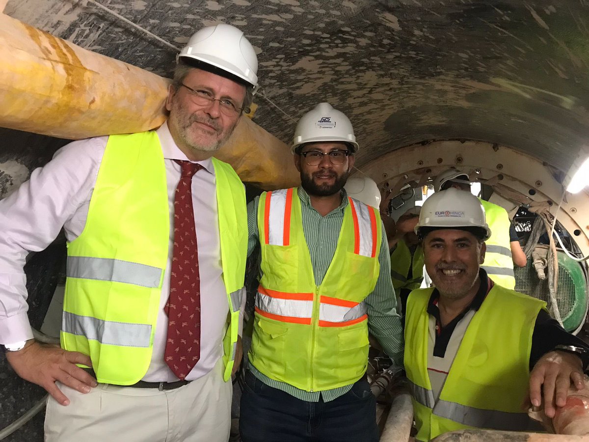 EmbEspJordania's tweet photo. El embajador🇪🇸 #MiguelDeLucas y la consejera comercial de la embajada🇪🇸 en #JO🇯🇴 visitan el proyecto @GAMtweets de canalización de #Rusaifa llevado a cabo conjuntamente por la empresa española #TERRATEST #Eurohinca y la Jordana @SadeenCo 🇯🇴🤝🇪🇸
Unidos por un propósito. #Colaboración #futuro