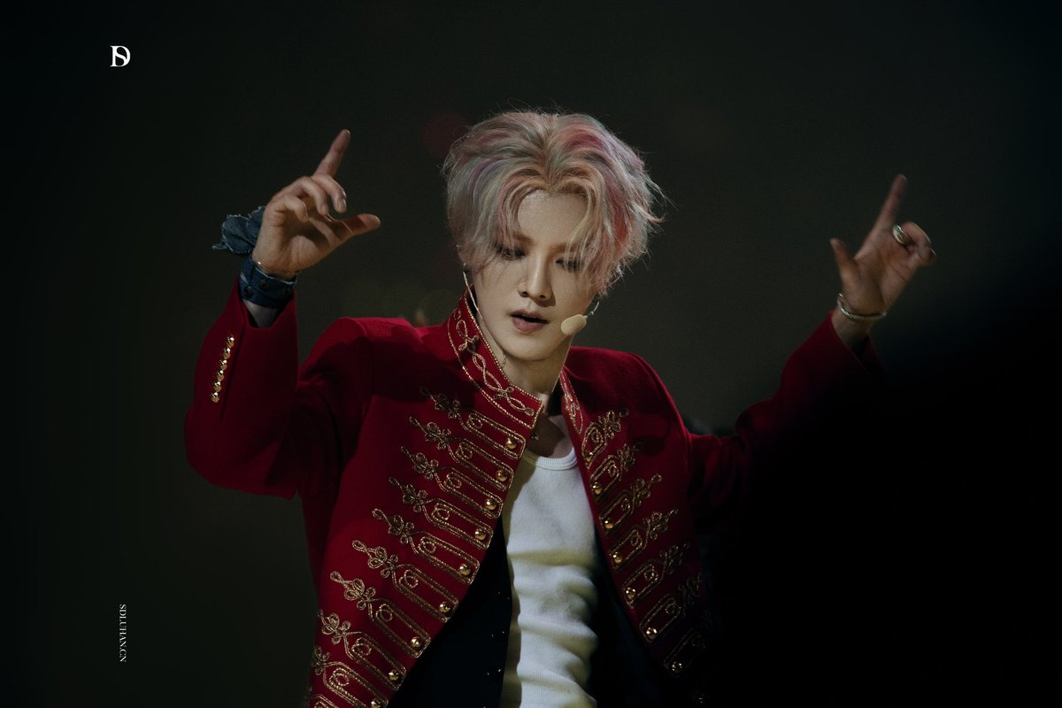 SDLUHAN's tweet photo. #鹿晗 #luhan https://t.co/MKaMYGL6Kv