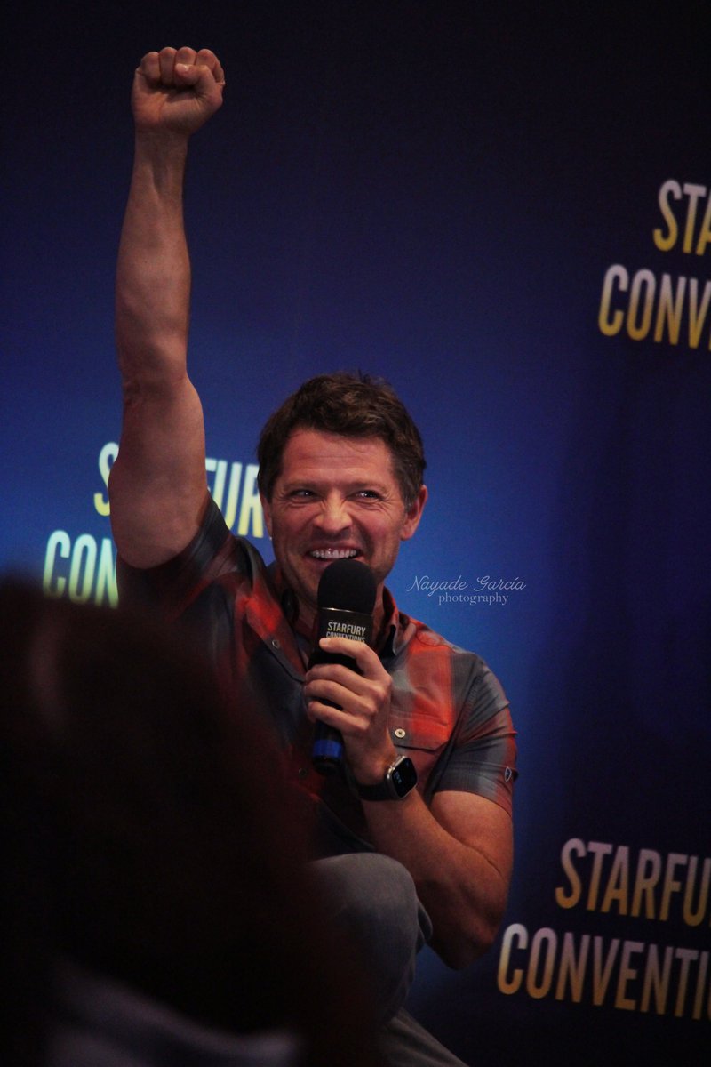 Naya_gm's tweet photo. Preview of the photos I took of @mishacollins in CR7 ๐
#MishaCollins #CrossRoads7 https://t.co/iOUL7eaQHu