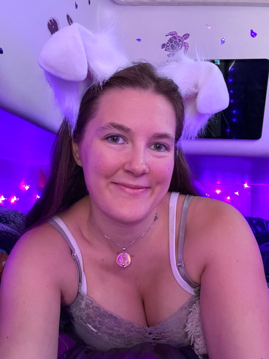VixensHD's tweet photo. These ears are so cute! They make me feel small because they are big and fluffy! #adultcostumes  #petplaygear #petplay #bdsmpetplay #ddlgpetplay  #ddlgkitten #cosplay #puppyplaygear #ddlgpup #ddlgpuppy #puppypetplay #earscostume #earsheadband #petplay #puppypetplay #Hallowen https://t.co/6oNR5bBe8E