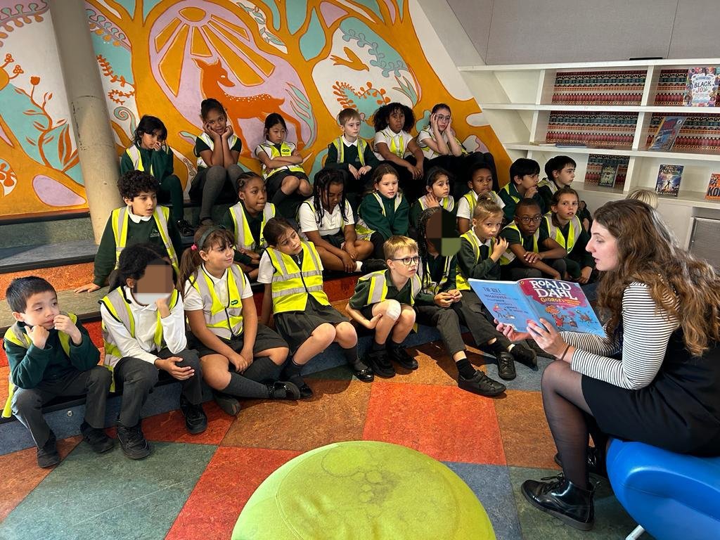 AlbionPrimary's tweet photo. Our Year 4 pupils have loved visiting Canada Water Library this half term to expand their love of reading outside the classroom and learn all about what the library can offer them!
#APScommunity
#APSYear4 https://t.co/6VgFTzMy9h