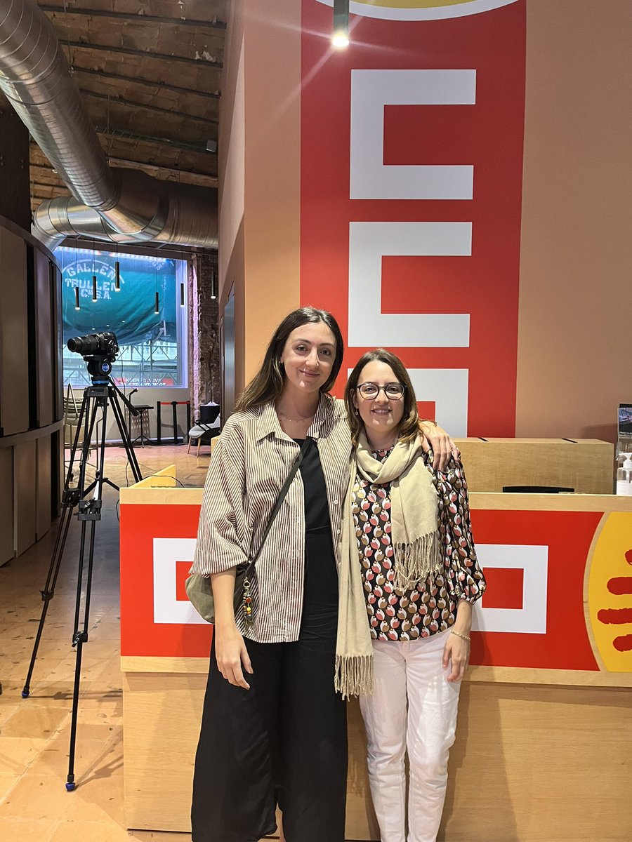 rocio___pascual's tweet photo. En 📍Barcelona participant en la trobada sindical #Onada amb els companys de @ccoocatalunya i @CCOOBalears parlant d’elements comuns entre els nostres territoris, de model turístic de la nostra llengua i els atacs de l’extrema dreta✊🏽 https://t.co/oZaX9xbiSB