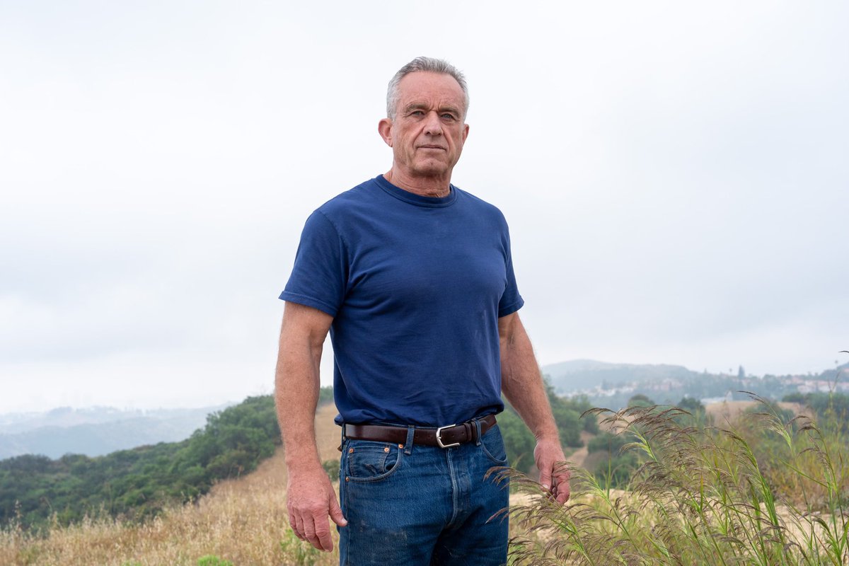 u4good4u's tweet image. Running as an independent, #RFKJr will gain free speech the #CorruptDNC attempted to deny by keeping him off ballots (candidates are allowed on soc. media).

The DNC will run a demented Biden who can’t speak-very sad. 

While Bobby Jr.’s audience and popularity will soar!
🇺🇸🔥👇