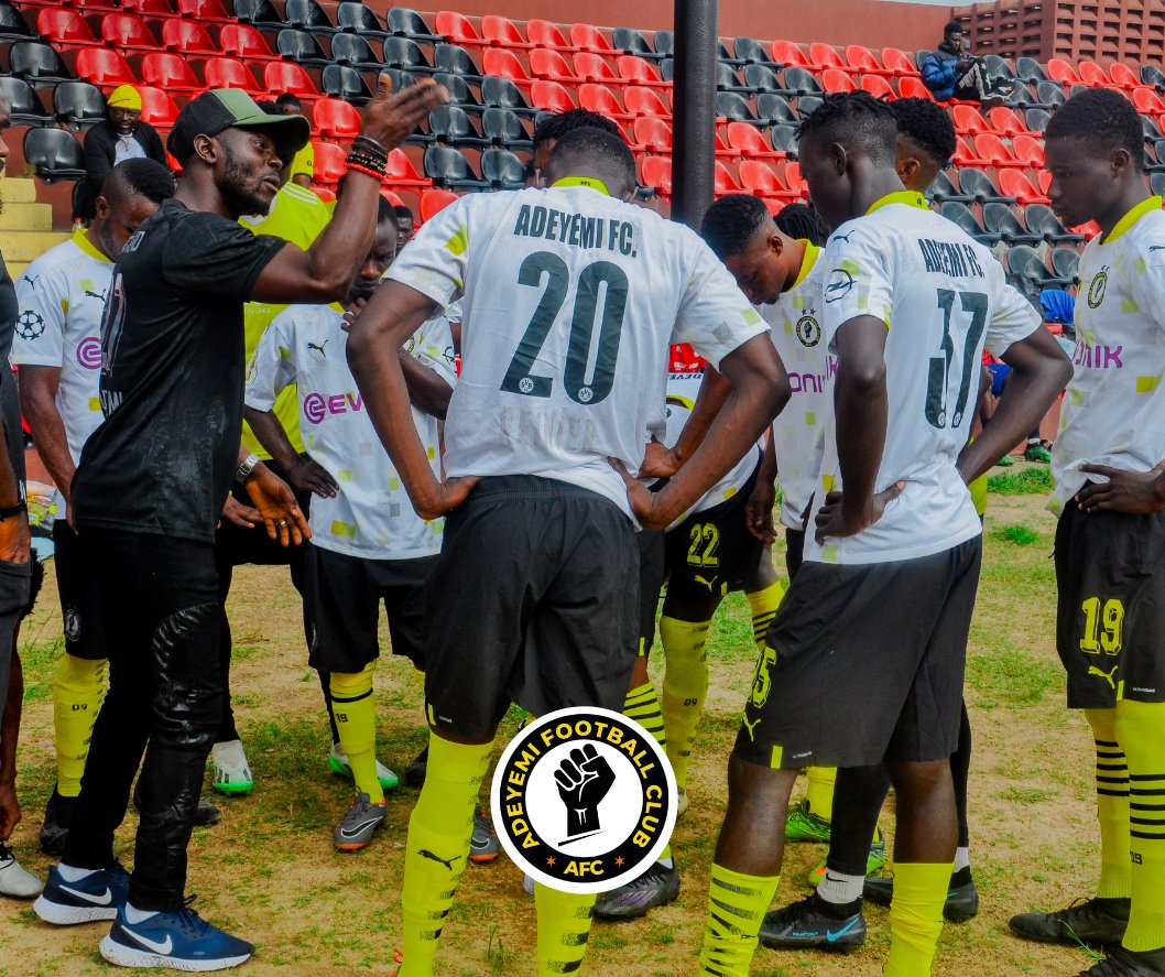 AdeyemiFC_'s tweet photo. 💛 Throwback to last week's brilliance!
Our players lit the pitch in yellow and emerged victorious against Kiddos Rising in the Adeyemi Screening Tournament. 🏆⚽
#ThrowbackThursday #AdeyemiFC #YellowBlack #WinningWays https://t.co/Qv43KfMKkL
