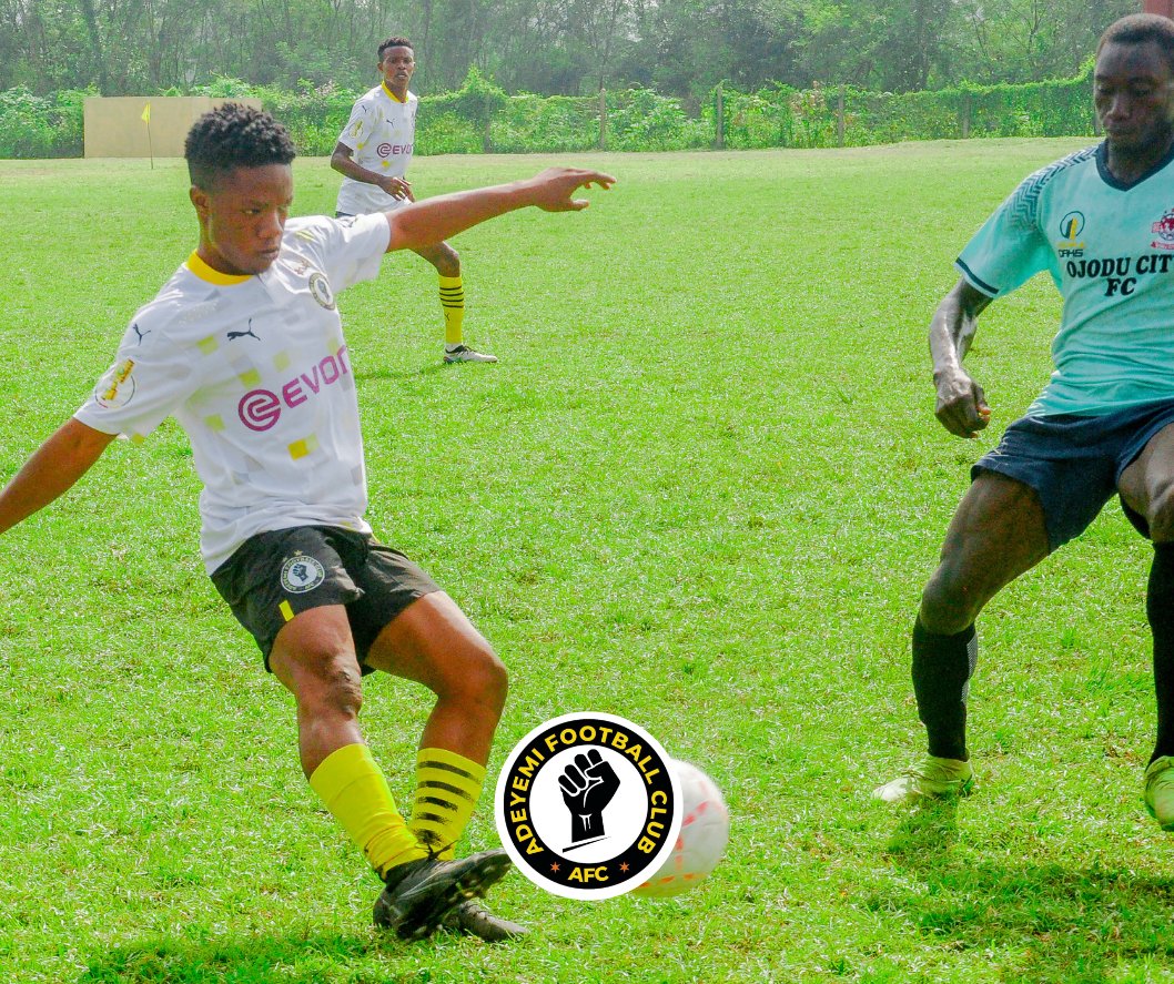 AdeyemiFC_'s tweet photo. 💛 Throwback to last week's brilliance!
Our players lit the pitch in yellow and emerged victorious against Kiddos Rising in the Adeyemi Screening Tournament. 🏆⚽
#ThrowbackThursday #AdeyemiFC #YellowBlack #WinningWays https://t.co/Qv43KfMKkL
