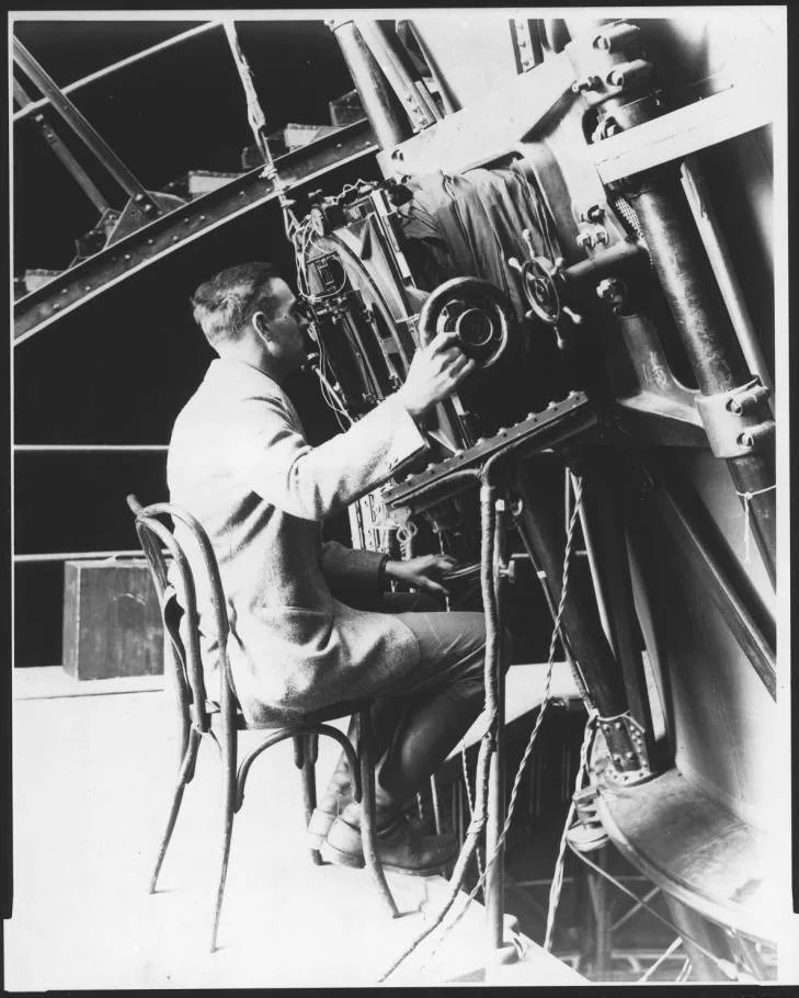 #OTD 100 years ago, Edwin Hubble found the first definitive proof that we live in a universe beyond our Milky Way when he saw the Andromeda Galaxy. His namesake telescope has since expanded our view! go.nasa.gov/3ZHDfnY